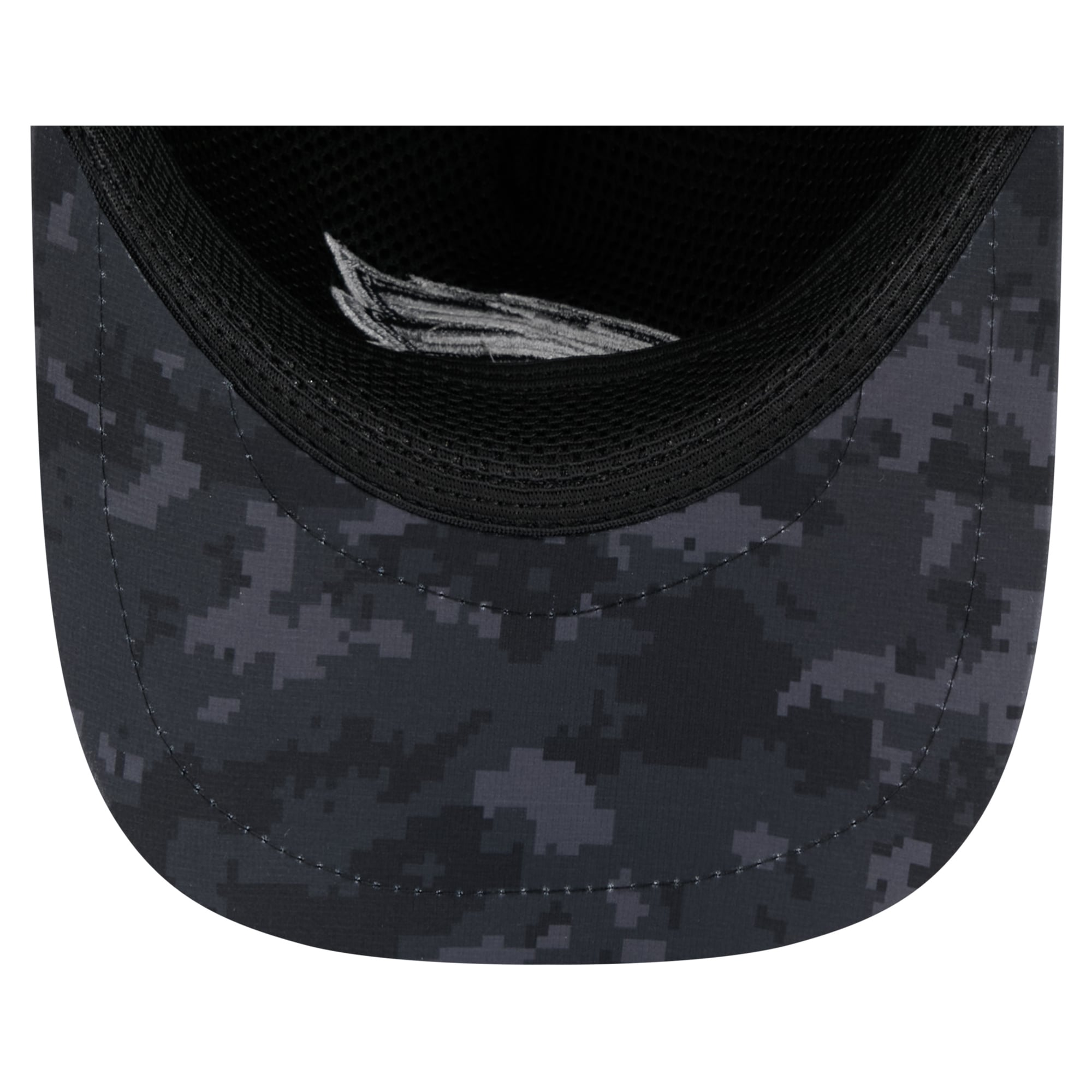 Casquette trucker ajustable New Era Apex 9FORTY noire Philadelphia Eagles 2026 Salute To Service pour homme