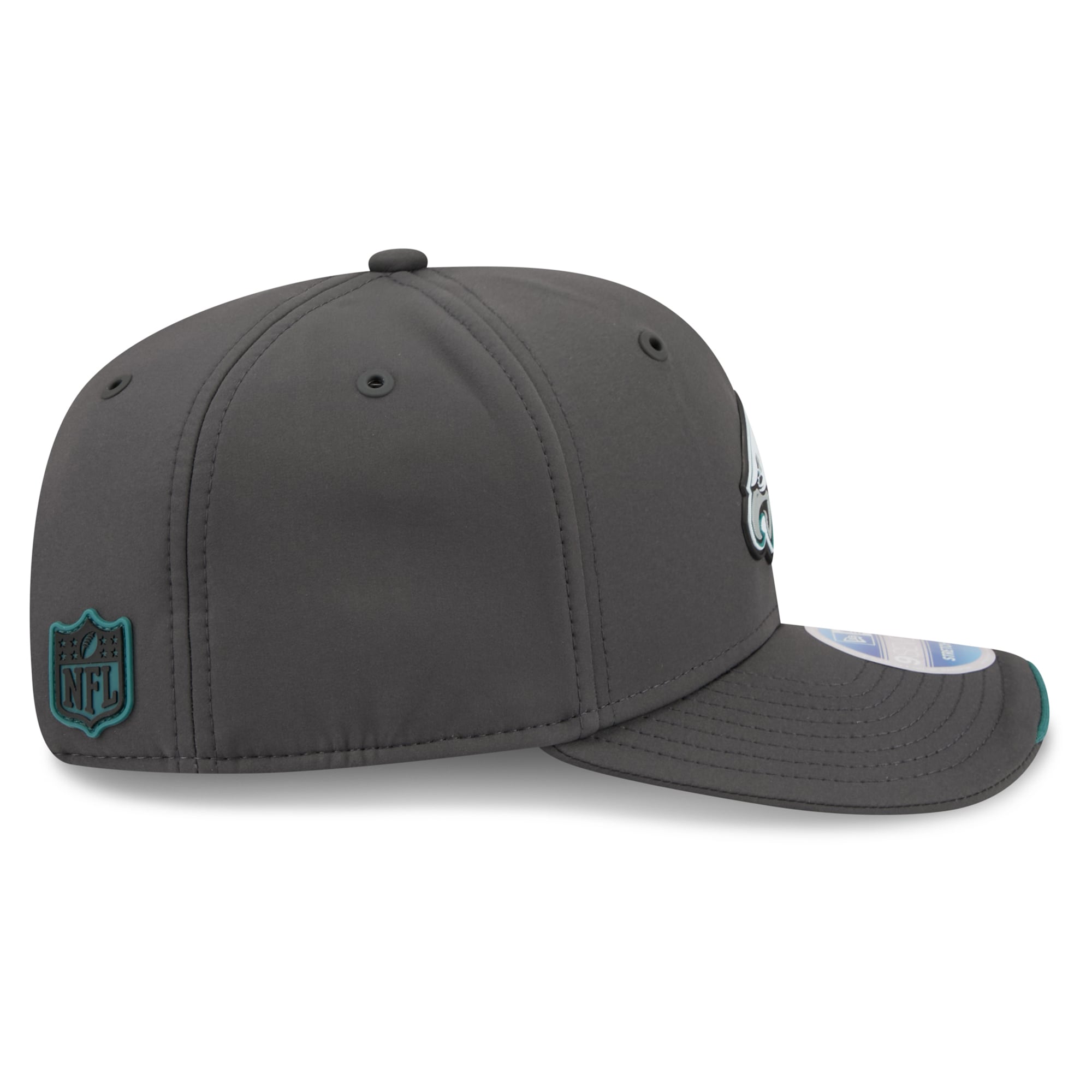 Casquette ajustable New Era anthracite Philadelphia Eagles 2026 Sideline pour temps froid 9SEVENTY
