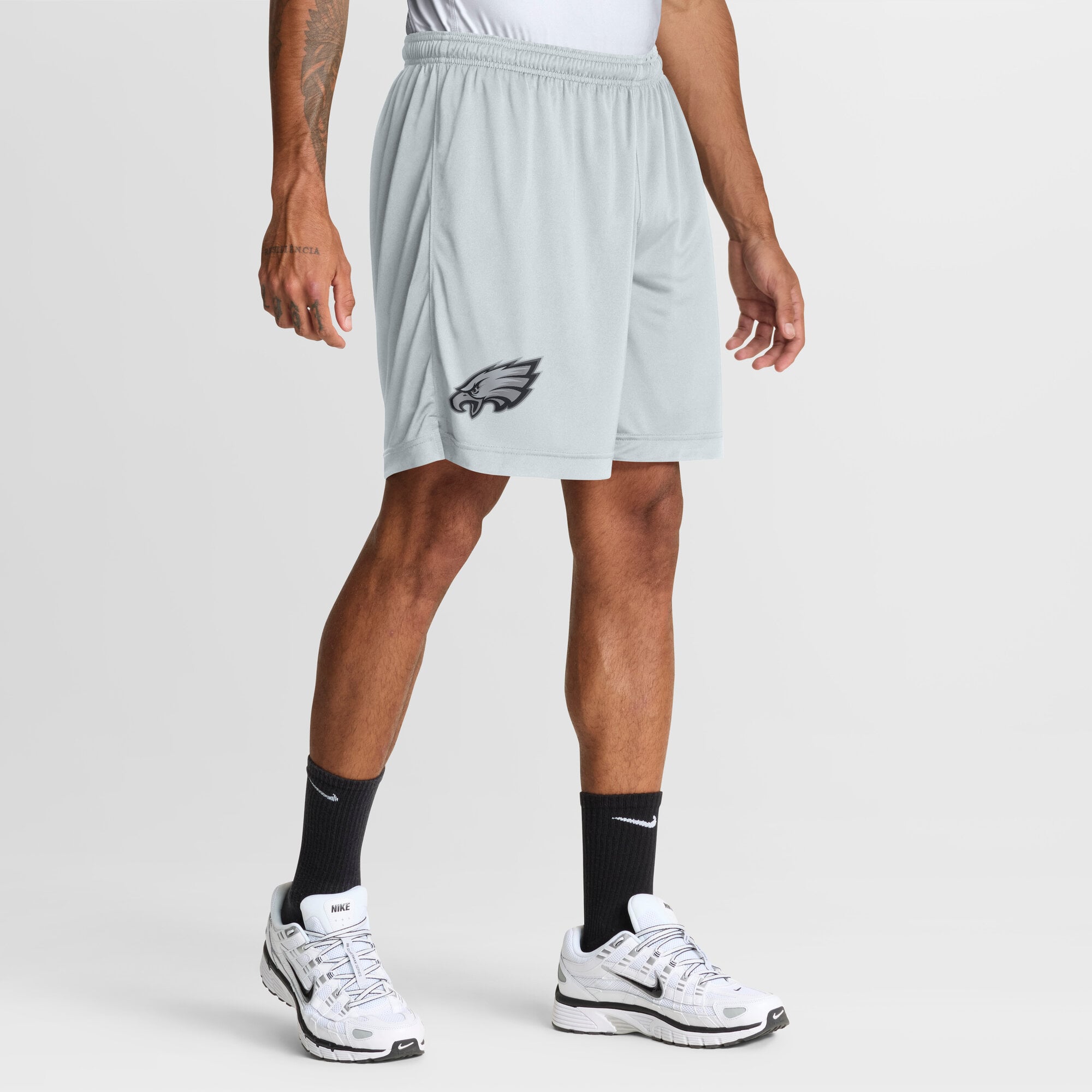 Short réversible Nike Dri-FIT Sideline Standard Issue noir/platine pour homme