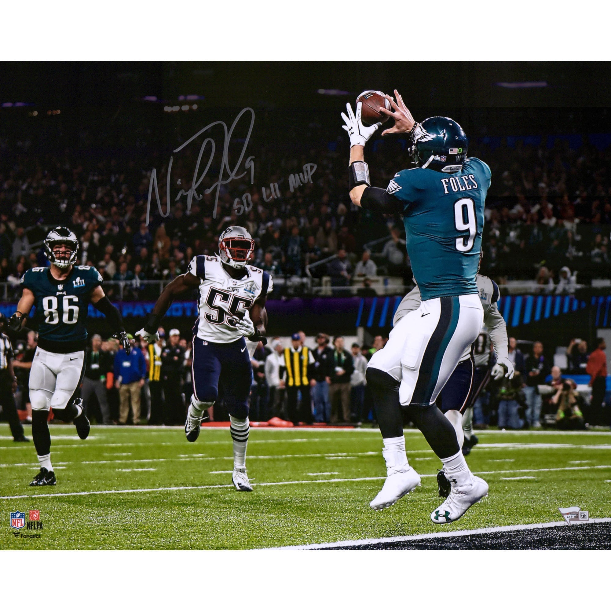 Photo dédicacée de Nick Foles, joueur des Eagles de Philadelphie, champions du Super Bowl LII (40,6 x 50,8 cm), lors de son touchdown « Philly Special », avec inscription « MVP du Super Bowl LII ».