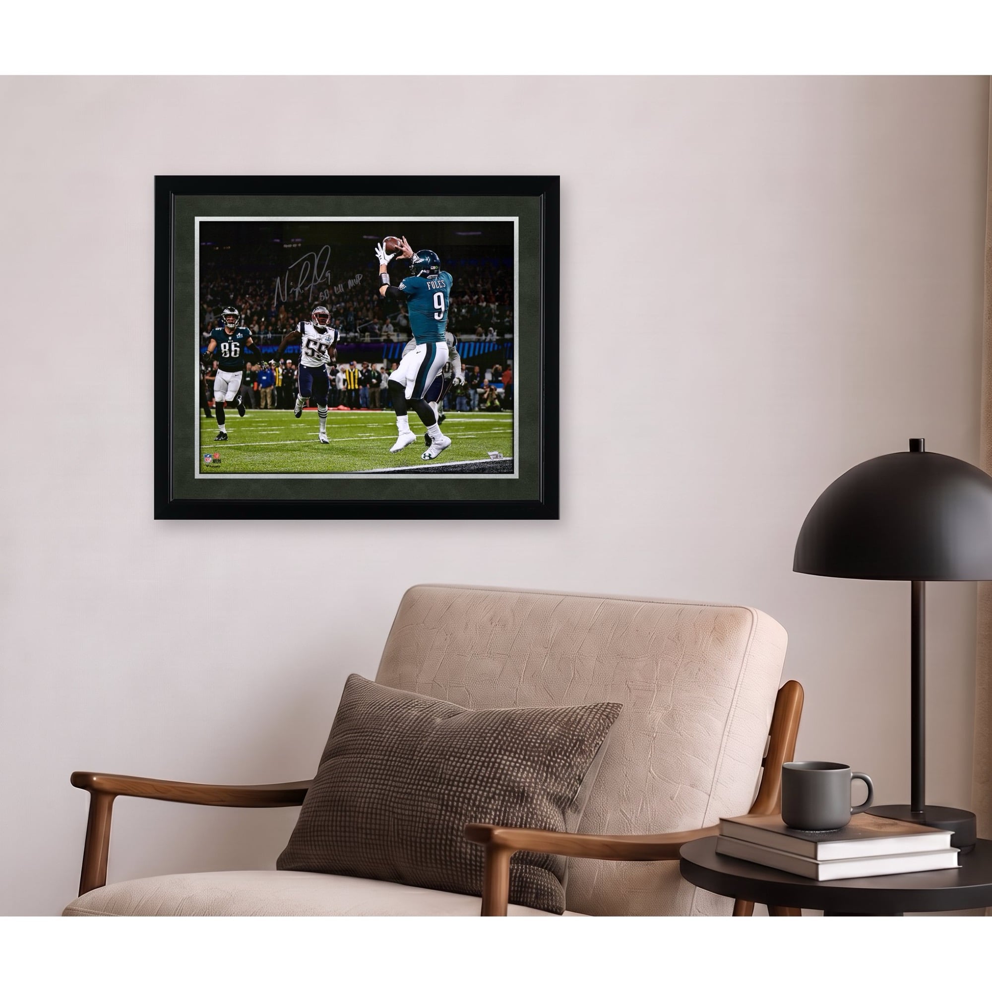 Photo dédicacée de Nick Foles, joueur des Eagles de Philadelphie, champions du Super Bowl LII (40,6 x 50,8 cm), lors de son touchdown « Philly Special », avec inscription « MVP du Super Bowl LII ».