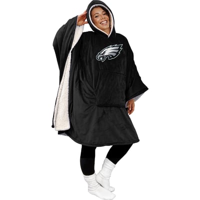 Philadelphia Eagles Pegasus Team 50" x 70" Bloncho Sherpa Fan Cape