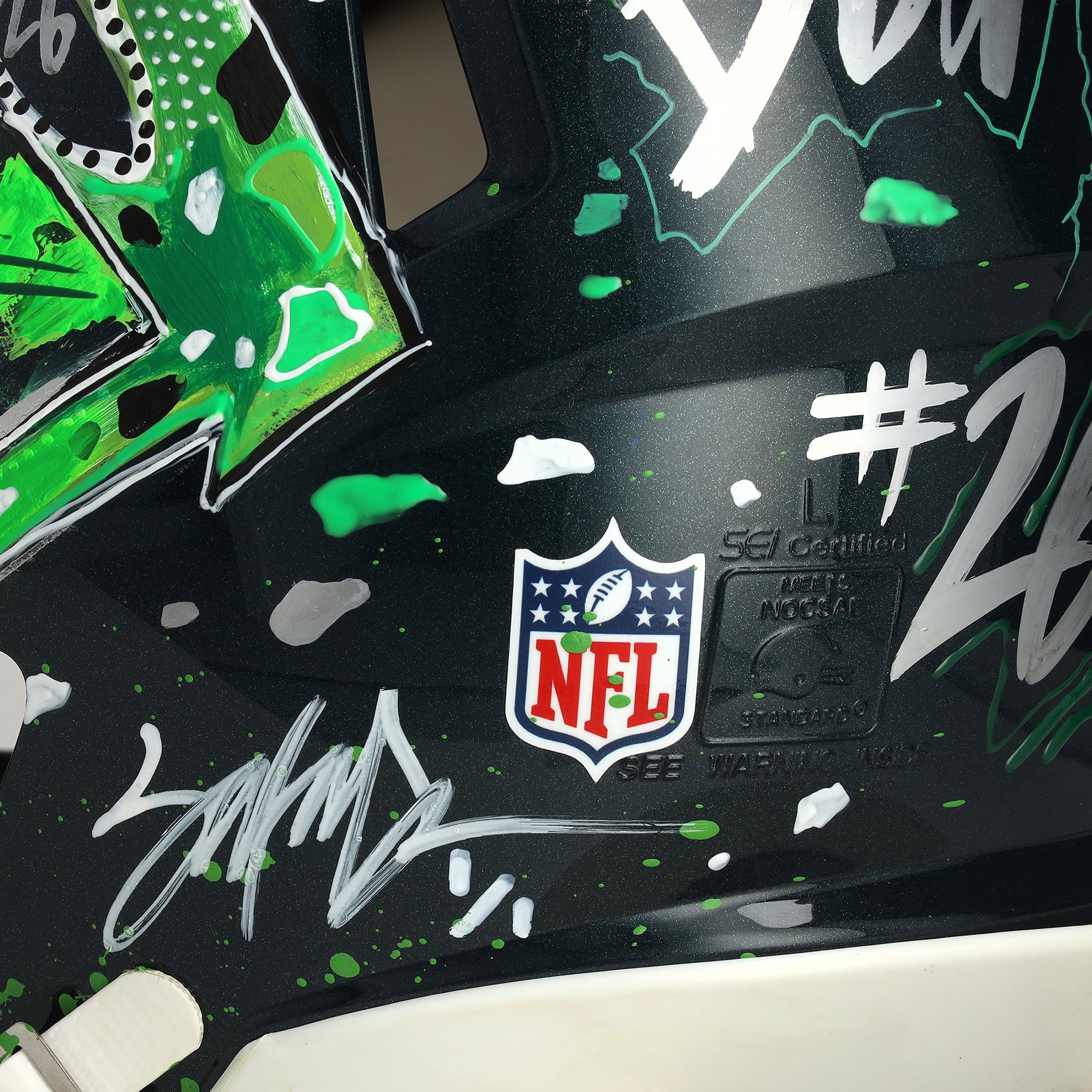 Casque Speed ​​Authentic autographié par Saquon Barkley (Philadelphia Eagles) - Illustration de King Saladeen - Édition limitée n° 1/1 - BB14001606