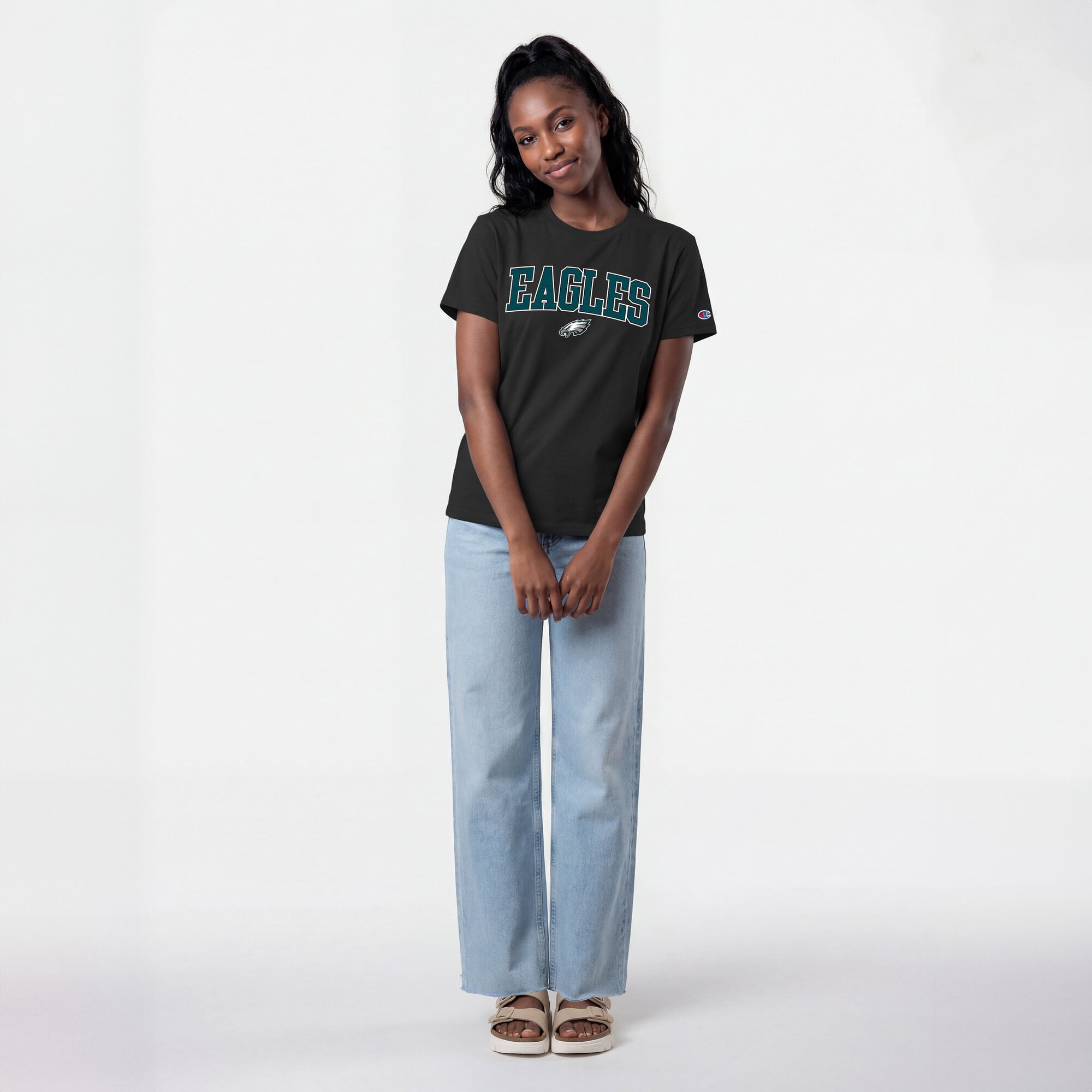 T-shirt noir Champion Philadelphia Eagles avec logo arqué pour femmes
