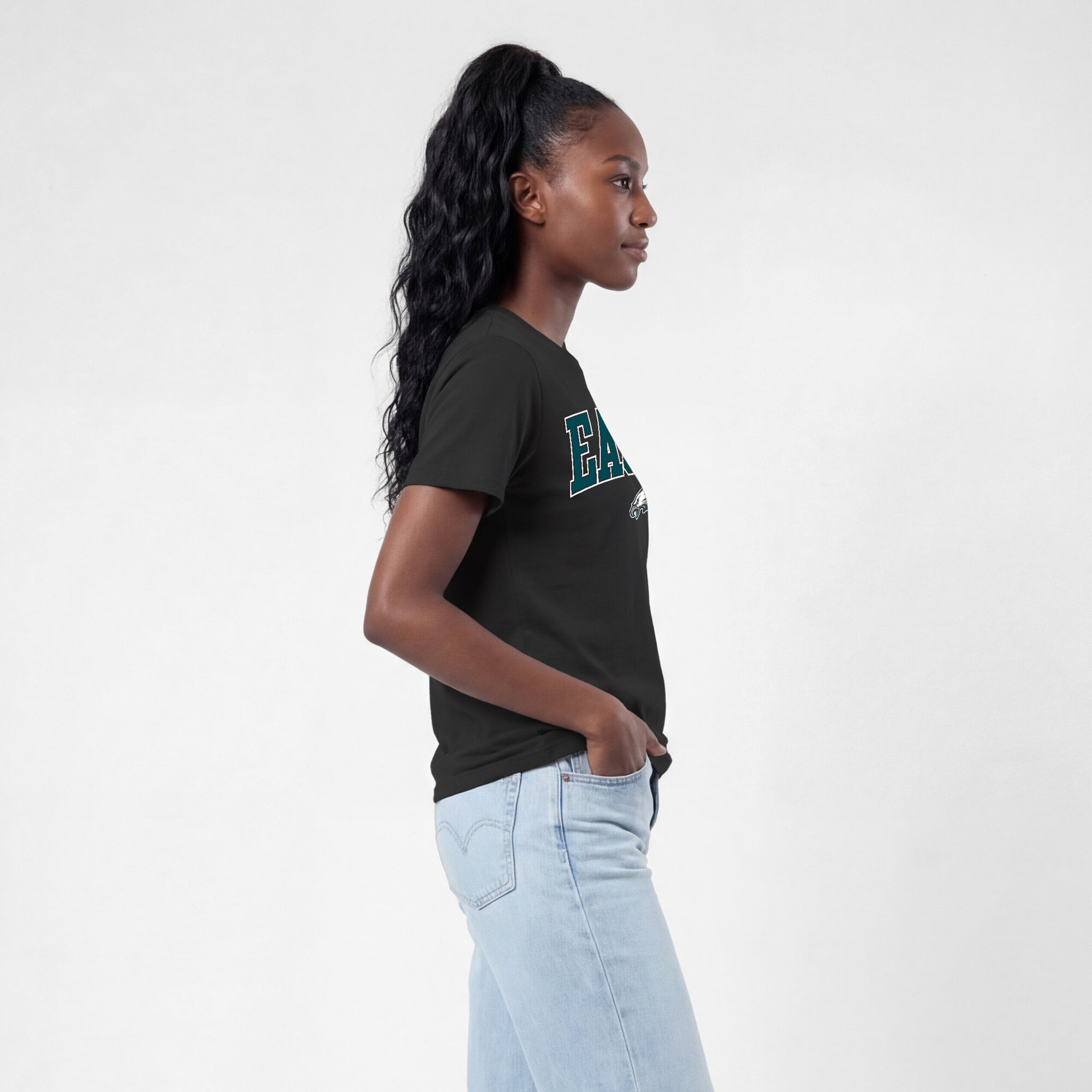 T-shirt noir Champion Philadelphia Eagles avec logo arqué pour femmes