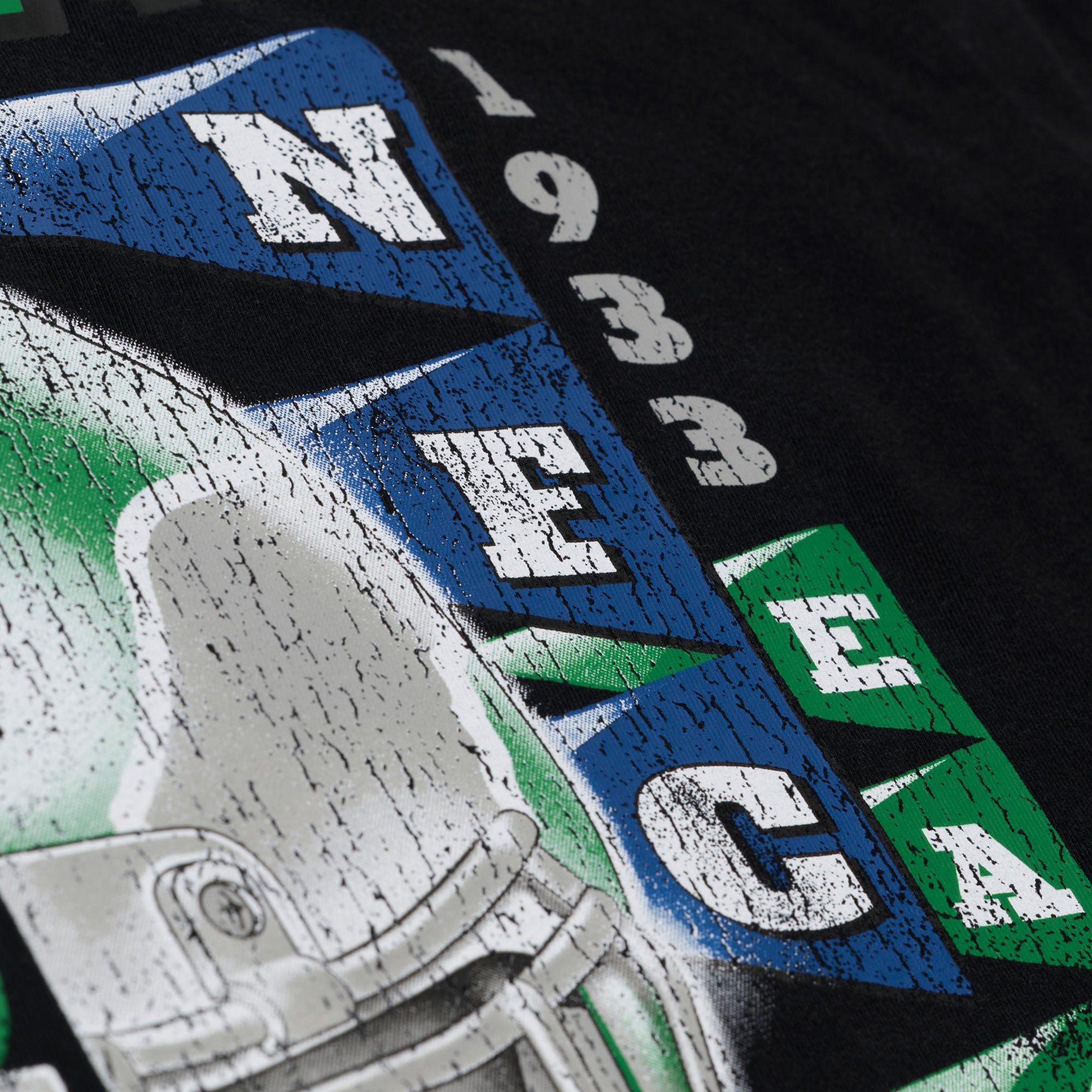 T-shirt court et carré à motif graphique urbain noir Mitchell & Ness pour femmes, Philadelphia Eagles