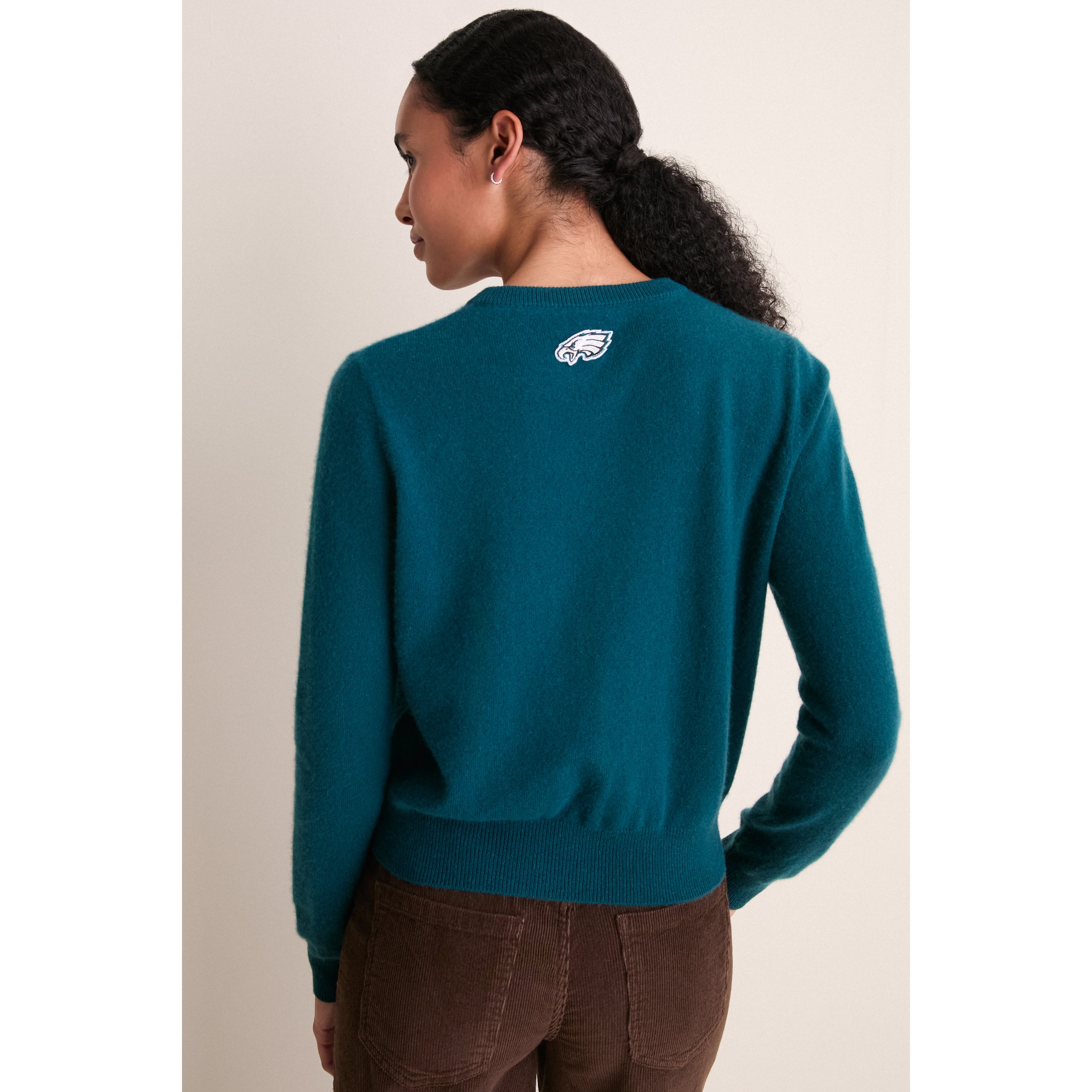 Gilet en cachemire vert nuit pour femme Tuckernuck, Philadelphia Eagles, entièrement boutonné