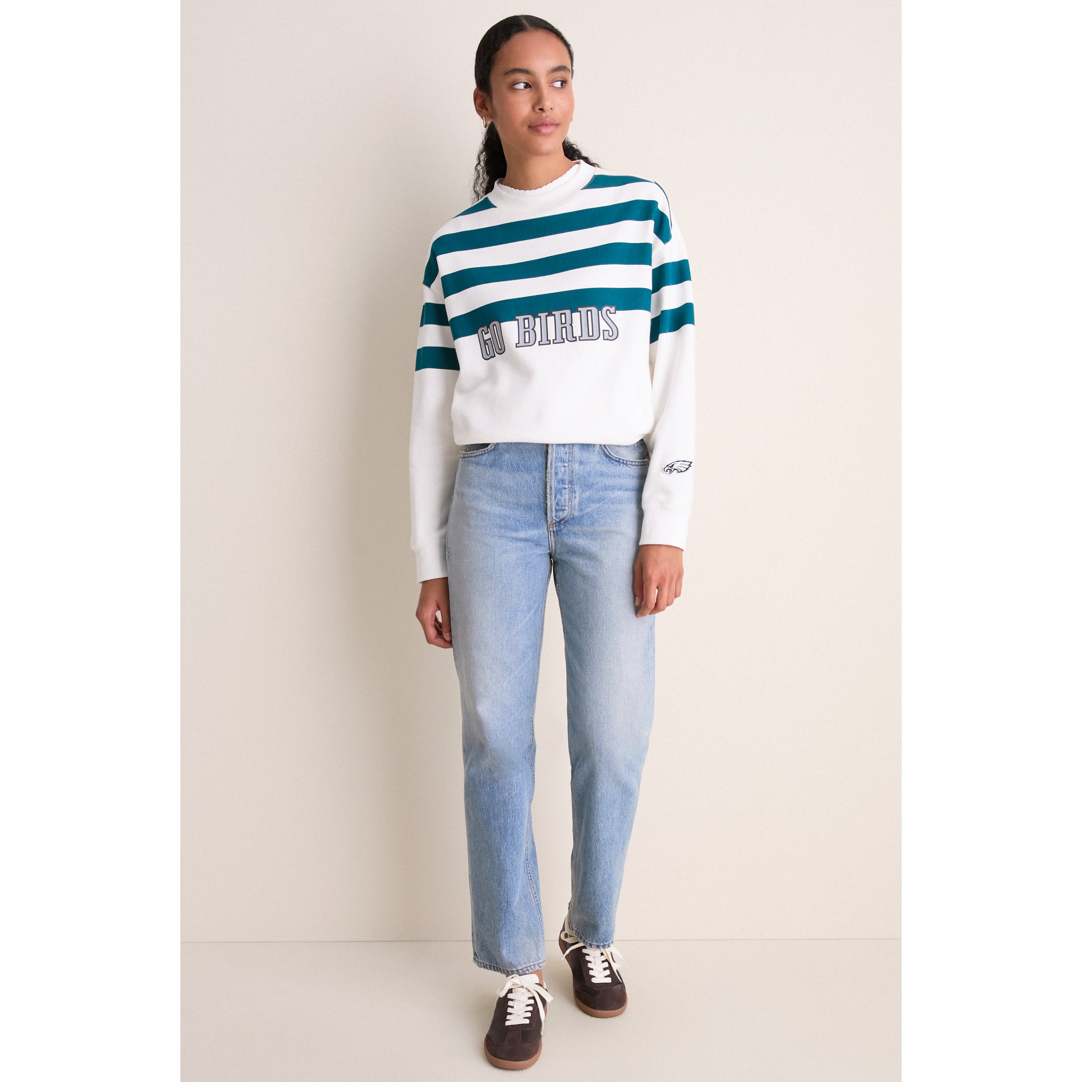 Sweat-shirt rayé blanc/vert nuit Tuckernuck pour femme, motif Eagles de Philadelphie