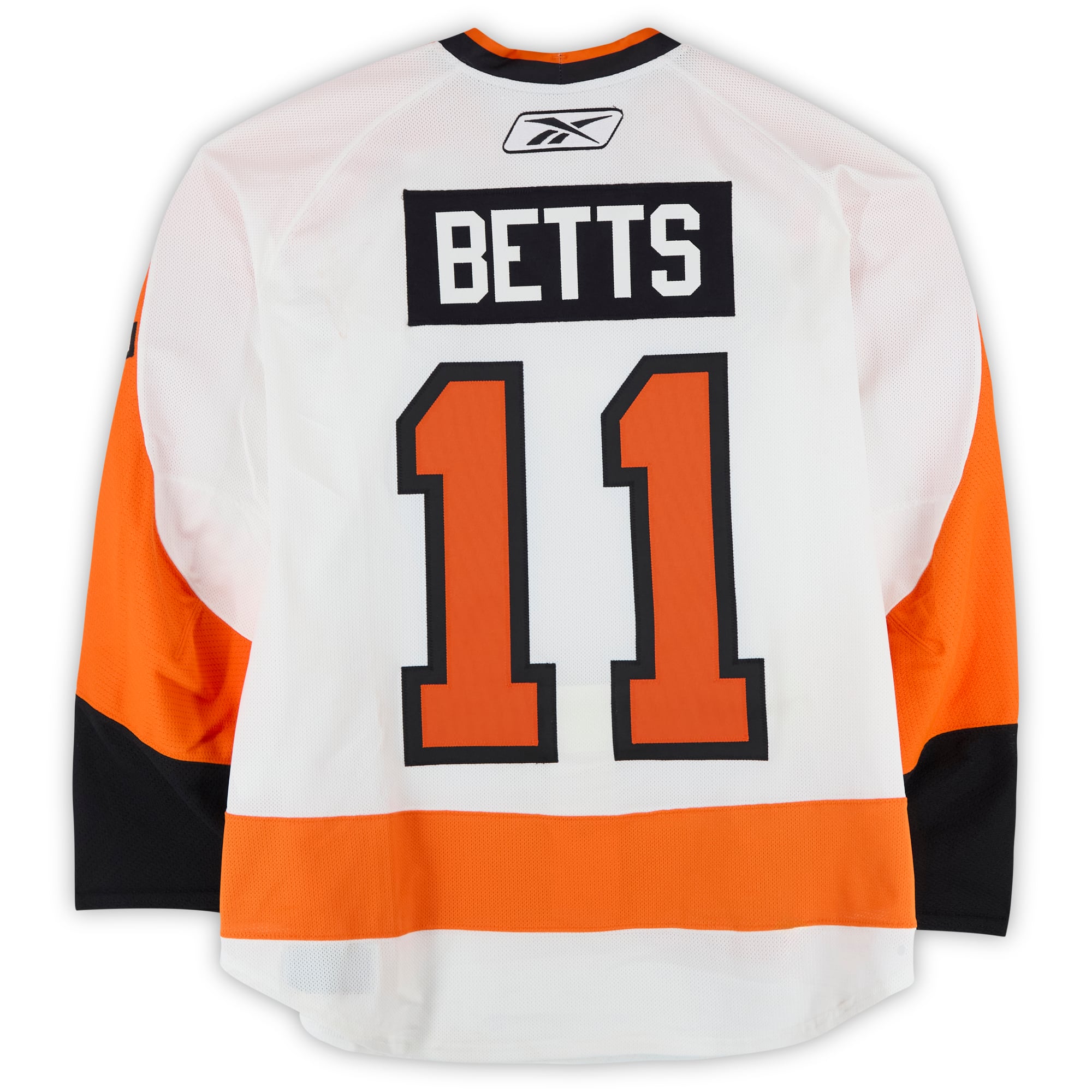 Maillot blanc n° 11 porté à l'entraînement par Blair Betts des Flyers de Philadelphie contre les Bruins de Boston le 1er janvier 2010