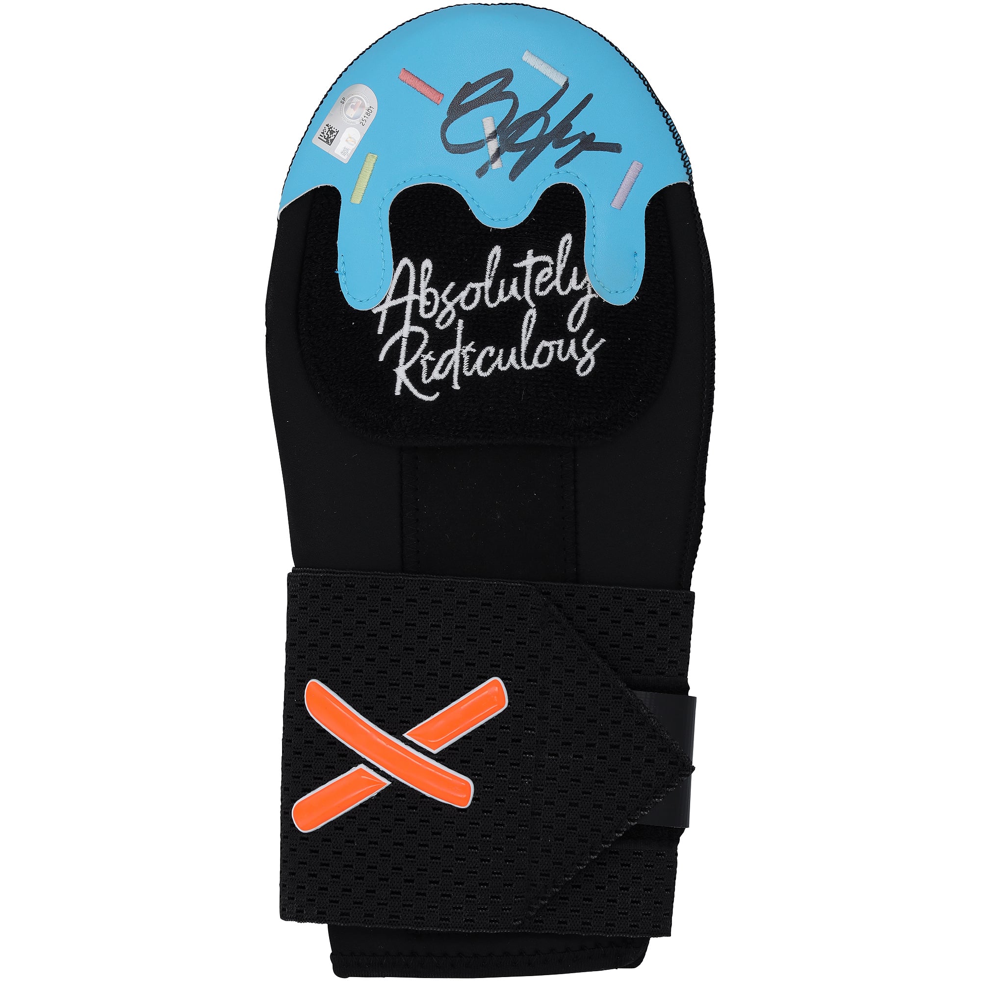 Bryce Harper, joueur des Phillies de Philadelphie, a utilisé une jambière noire « Absolutely Ridiculous » autographiée lors de la saison 2026 de la MLB. - NF70454701
