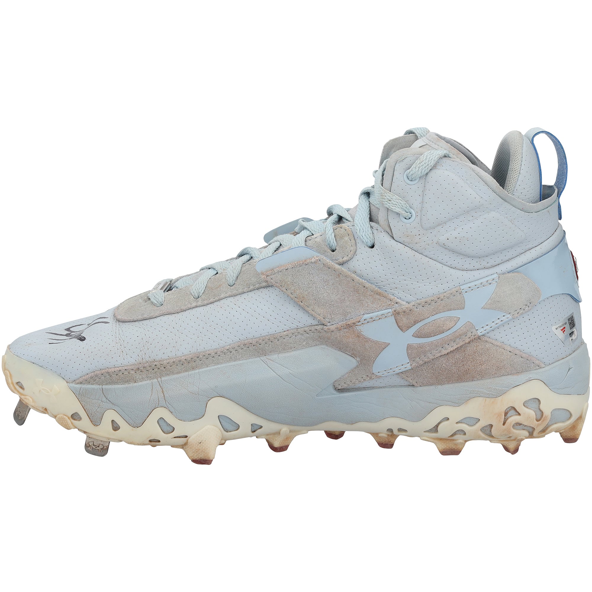 Crampons Under Armour bleus autographiés par Bryce Harper, portés en match par les Phillies de Philadelphie lors de la saison 2026 de la MLB.