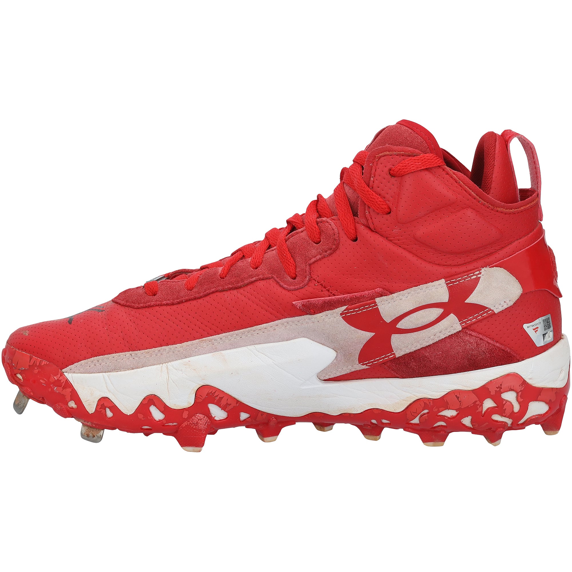 Crampons rouges Under Armour autographiés par Bryce Harper