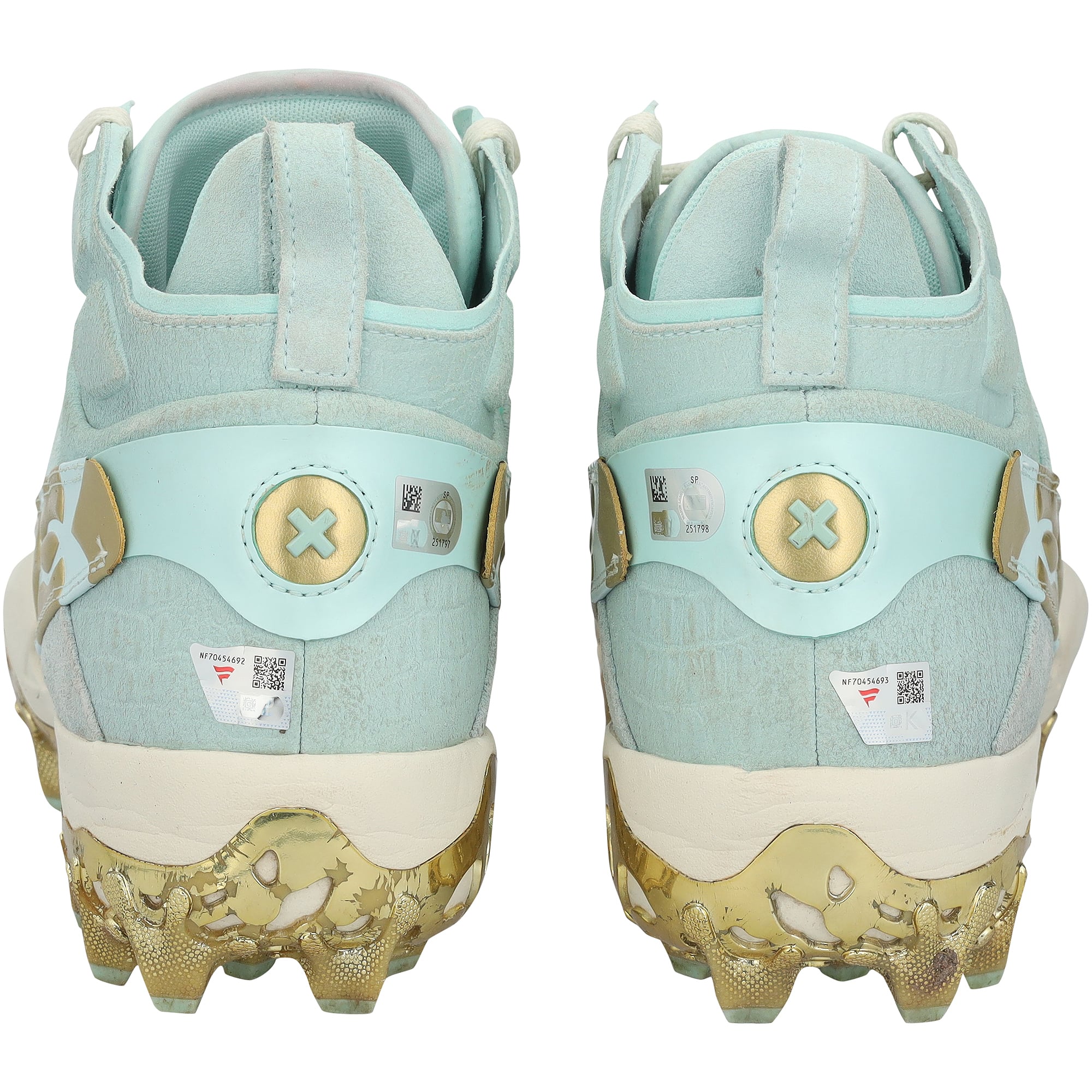 Crampons Under Armour turquoise autographiés par Bryce Harper