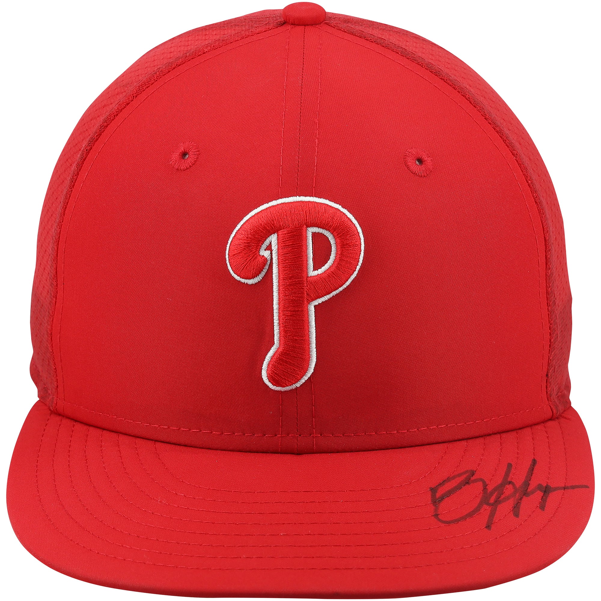 Casquette rouge autographiée et portée par Bryce Harper, joueur des Phillies de Philadelphie, lors de la saison 2026 de la MLB.