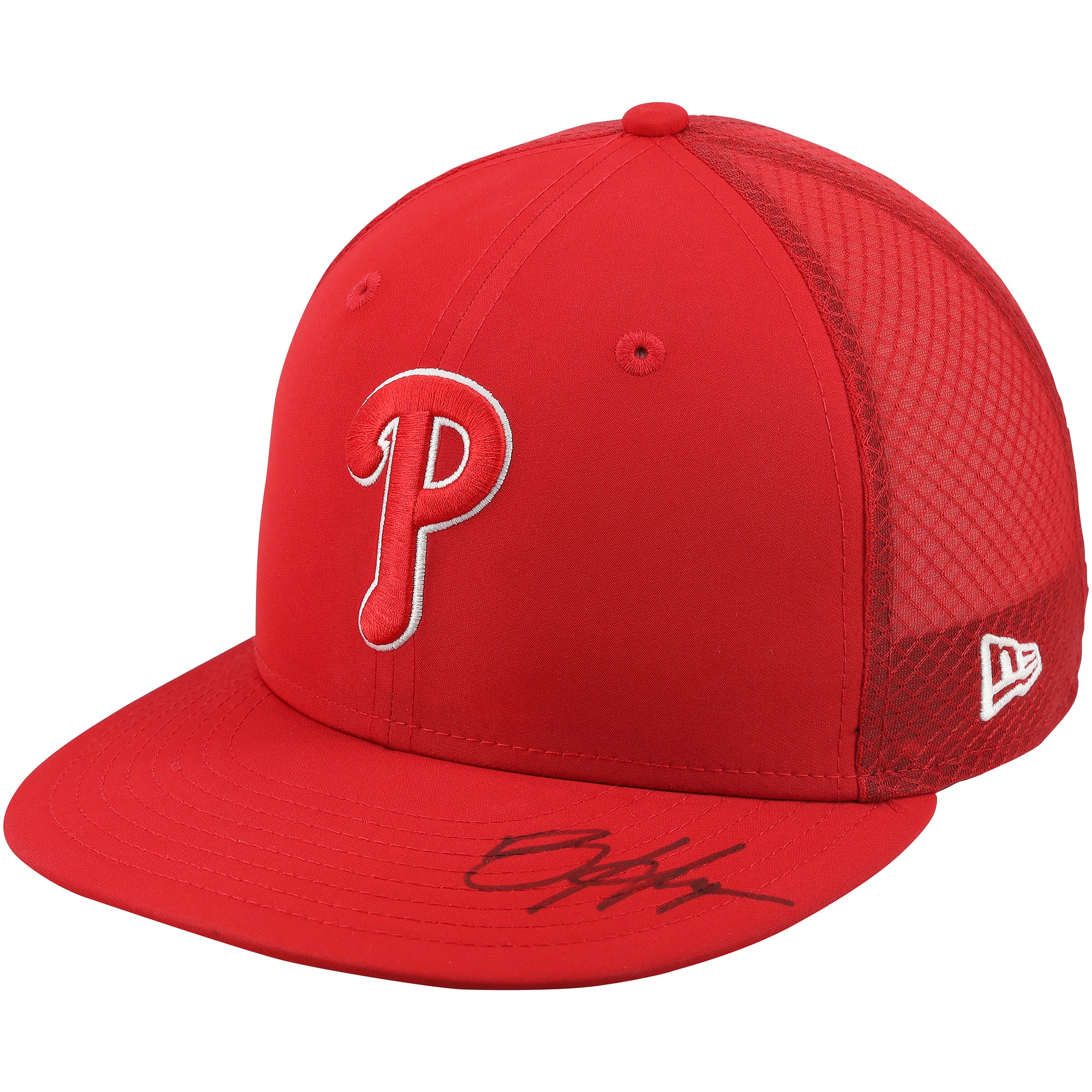 Casquette rouge autographiée et portée par Bryce Harper, joueur des Phillies de Philadelphie, lors de la saison 2026 de la MLB.