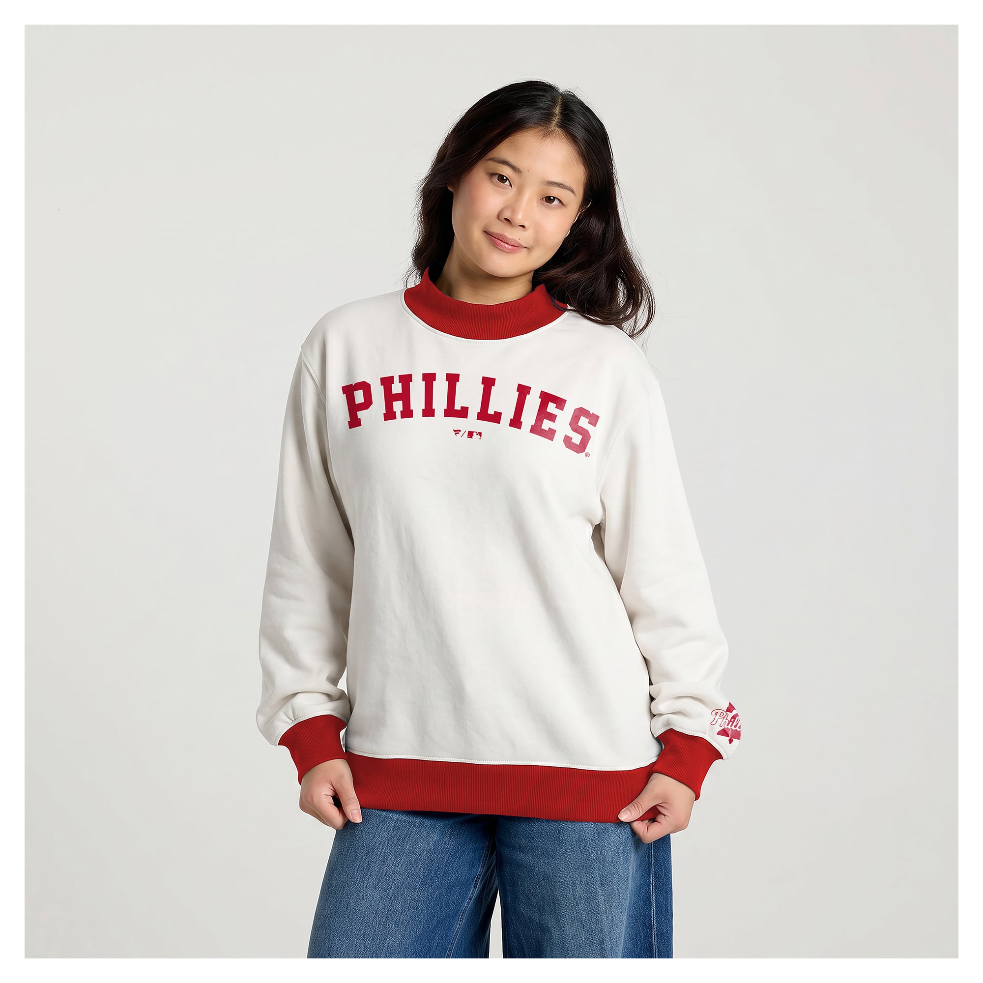 Sweat-shirt polaire à col cheminée crème pour femme, orné du nom de l'équipe des Phillies Philadelphie (Fanatics).