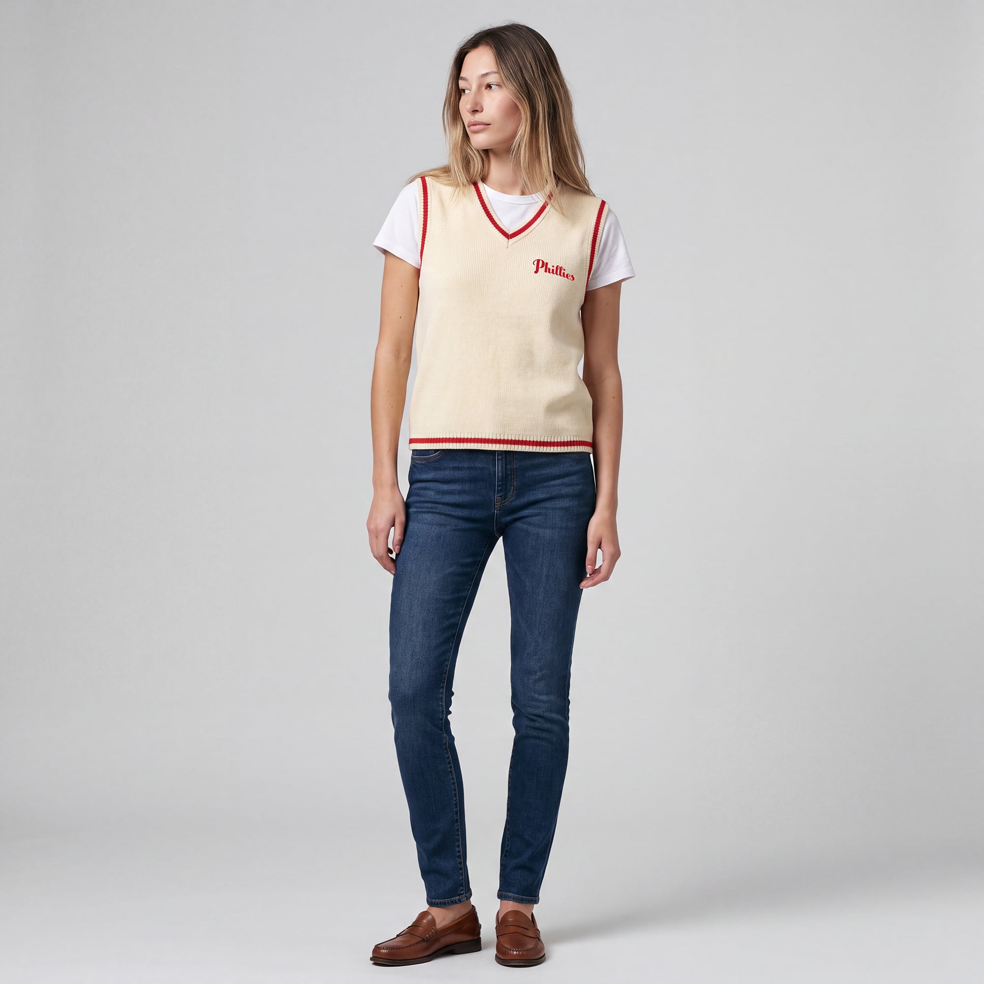 Gilet sans manches Mitchell & Ness crème pour femme, collection Philadelphia Phillies Cooperstown, style rétro.