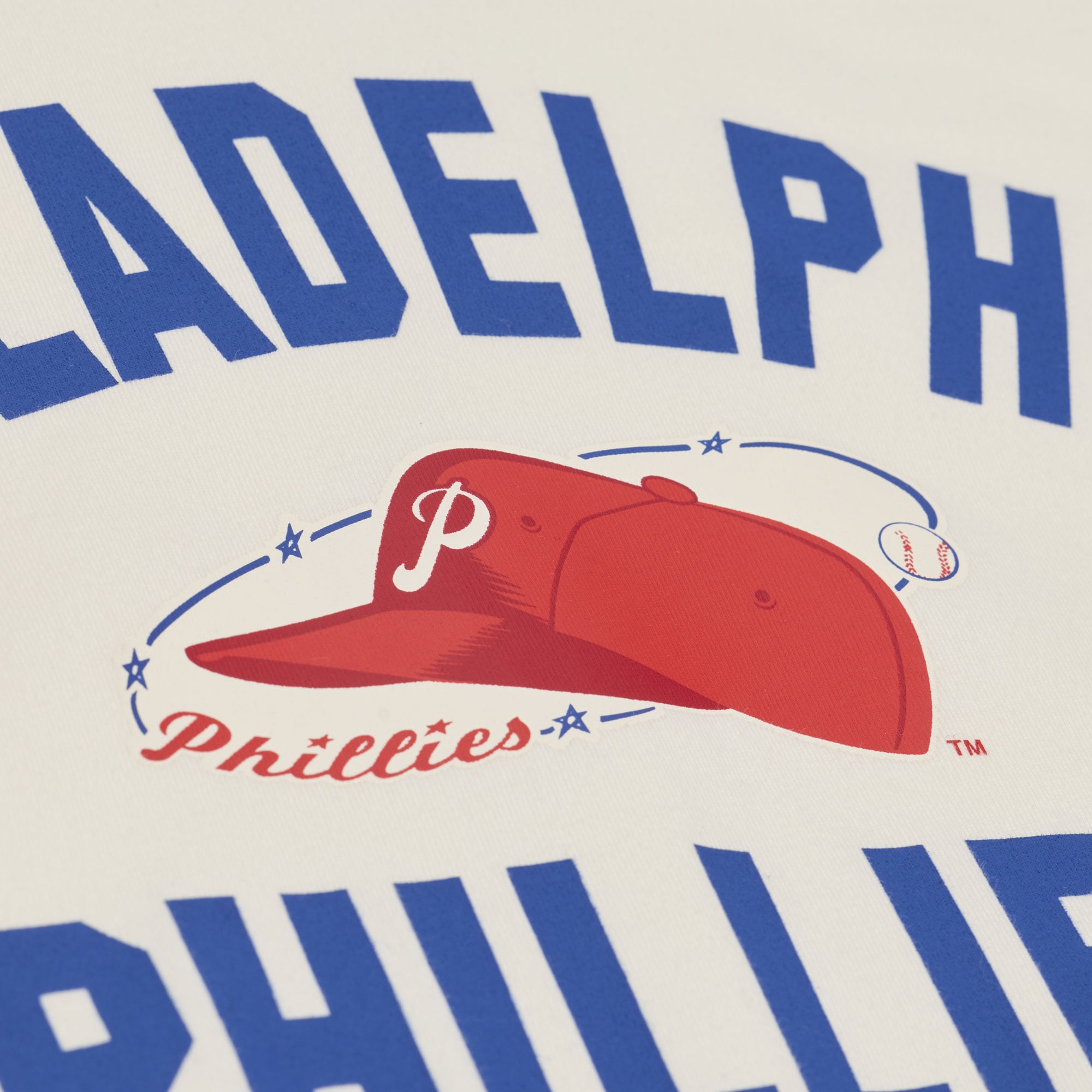 T-shirt court à col en V Mitchell & Ness crème Philadelphia Phillies Retro Roots Hardwood Classics pour femme