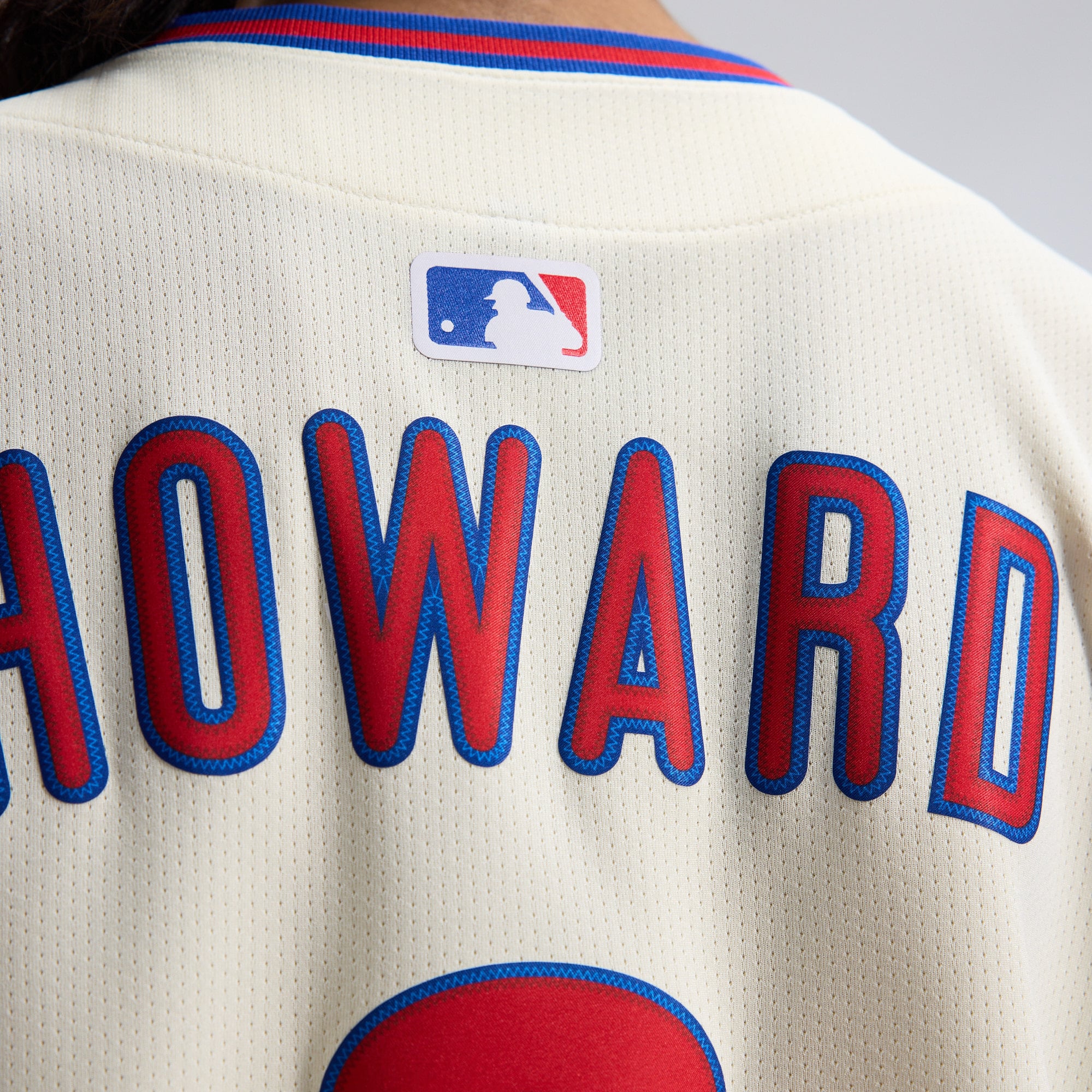 Maillot alternatif limité Nike Ryan Howard crème des Phillies de Philadelphie pour femmes