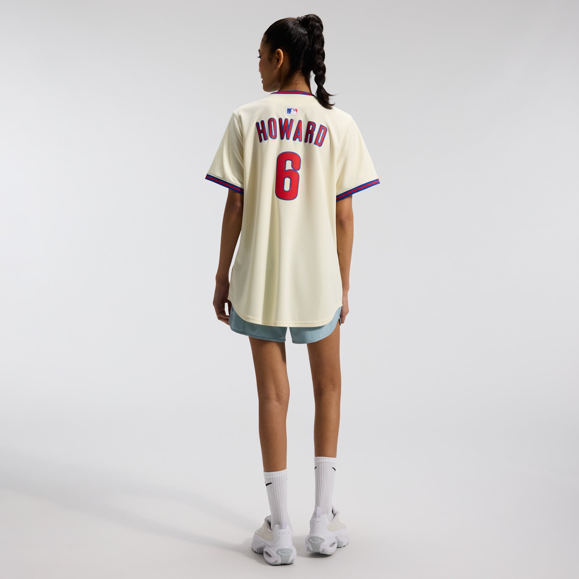 Maillot alternatif limité Nike Ryan Howard crème des Phillies de Philadelphie pour femmes