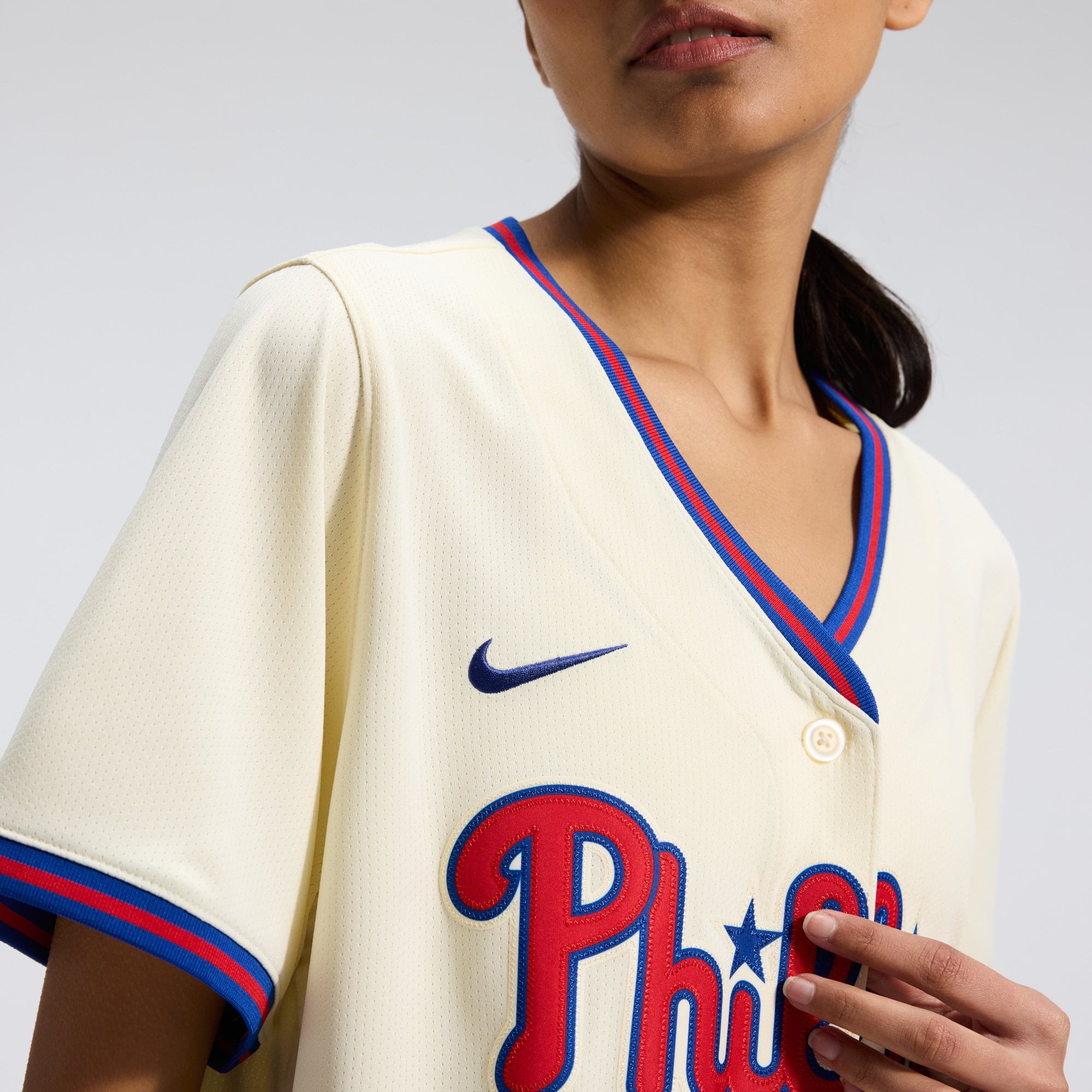 Maillot alternatif limité Nike Ryan Howard crème des Phillies de Philadelphie pour femmes