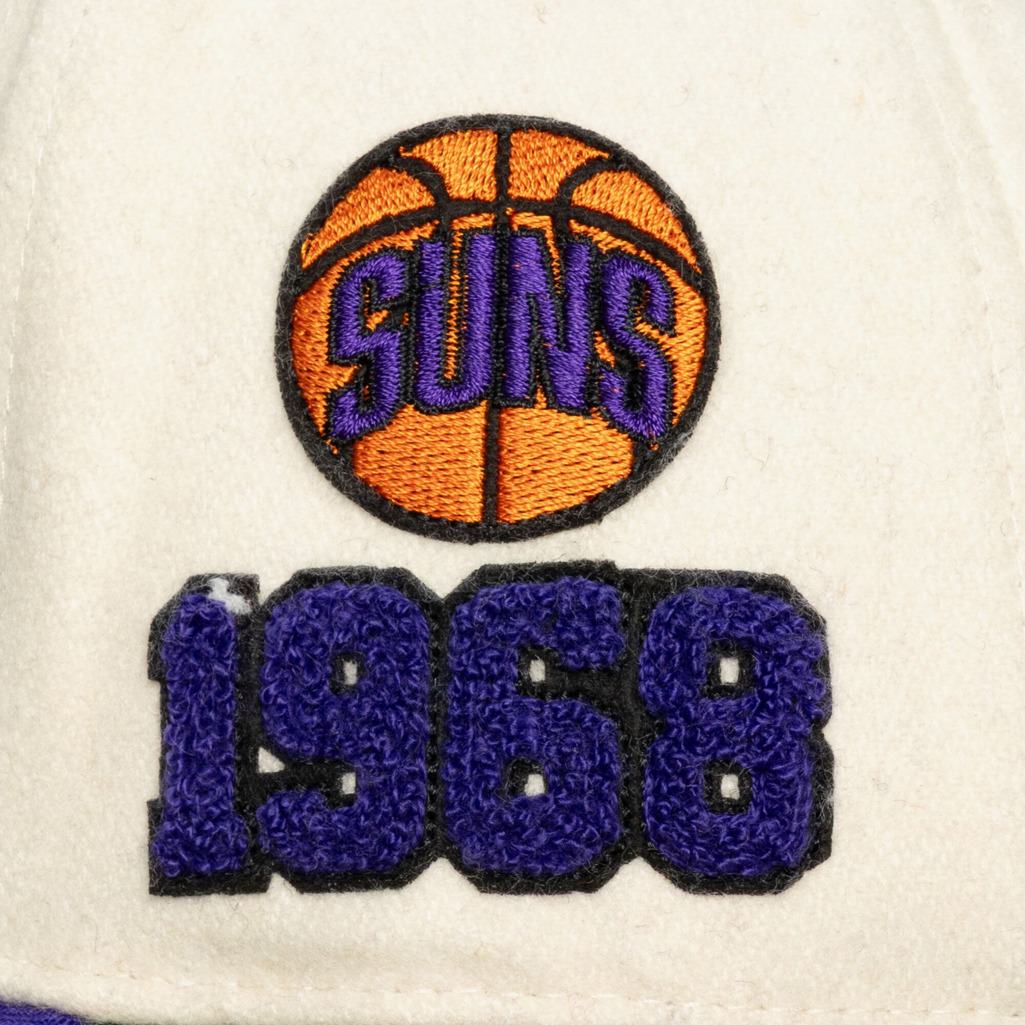 Casquette unisexe Mitchell & Ness crème Phoenix Suns Team Pro ajustable