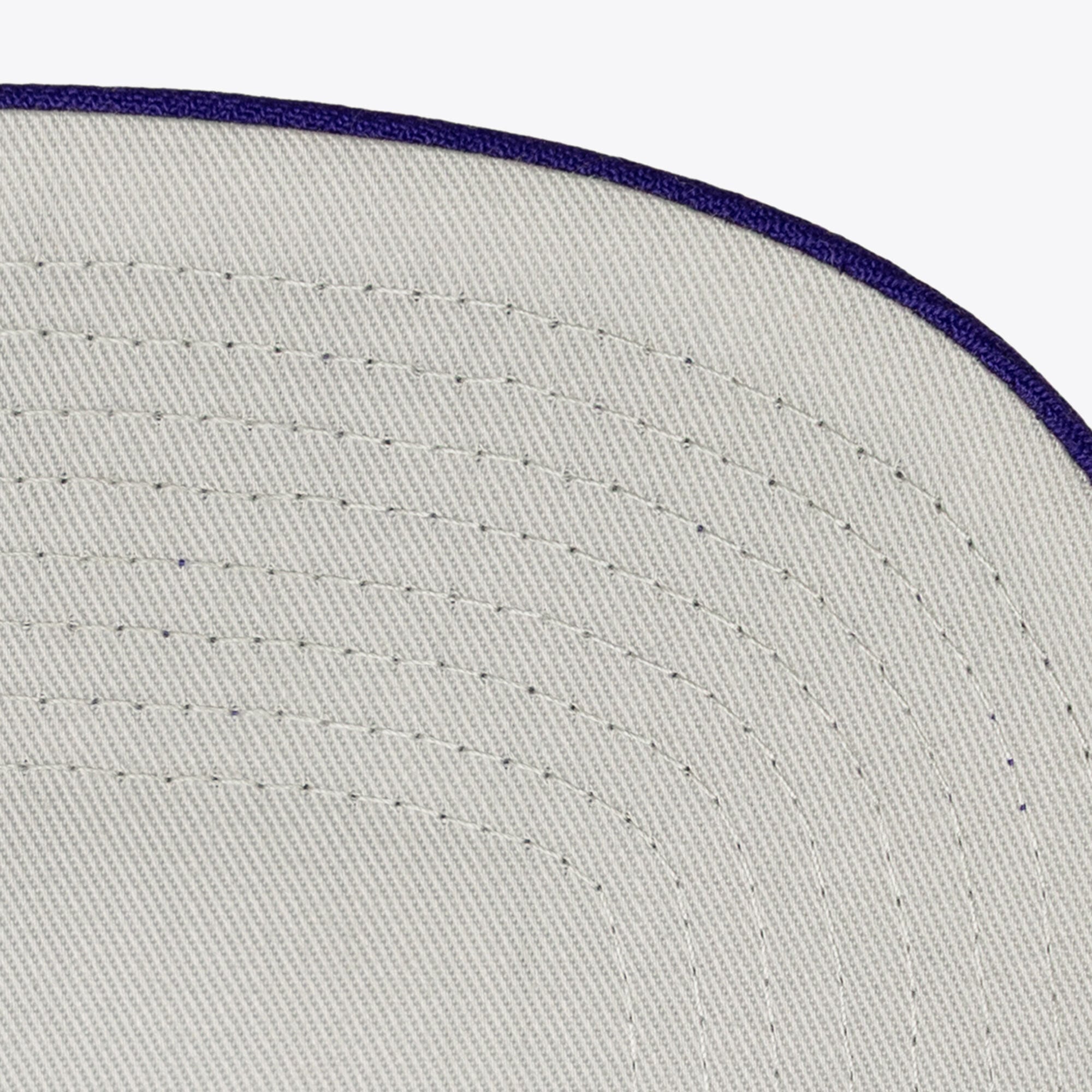 Casquette unisexe Mitchell & Ness crème Phoenix Suns Team Pro ajustable