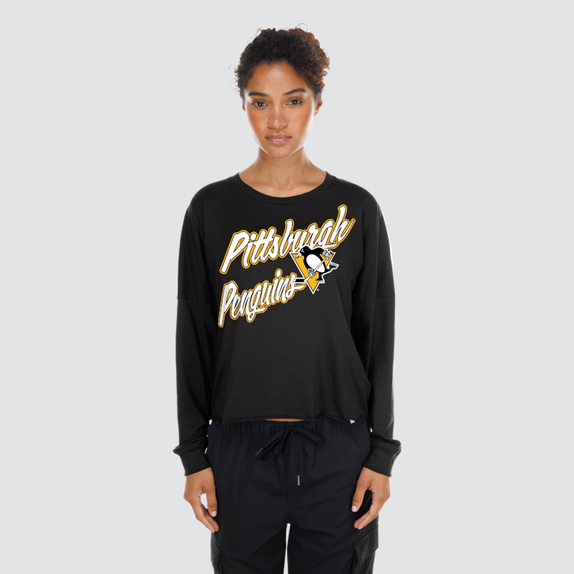 T-shirt à manches longues oversize New Era noir Pittsburgh Penguins pour femme