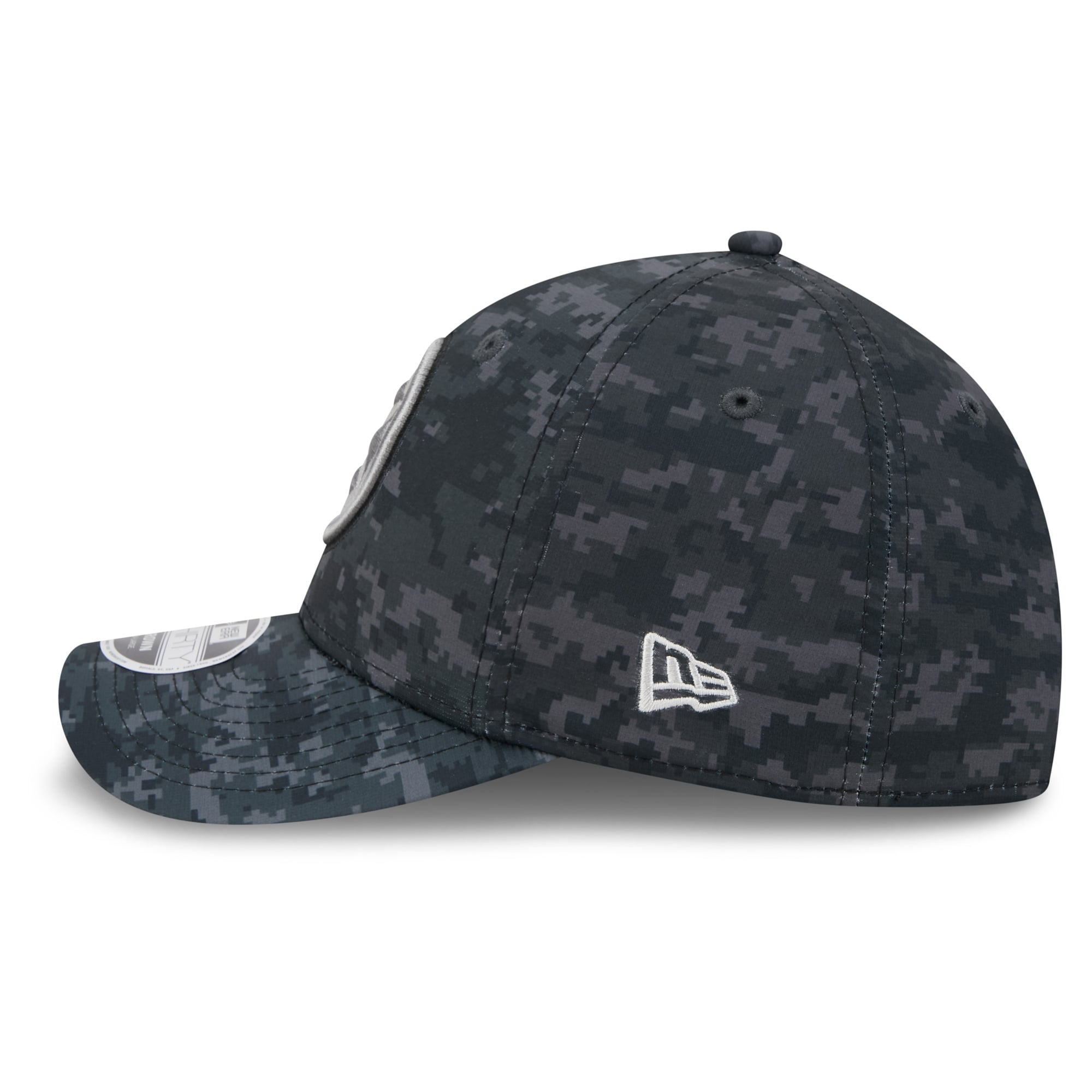 Casquette extensible New Era noire Pittsburgh Steelers 2026 Salute To Service 39THIRTY M-Crown pour homme