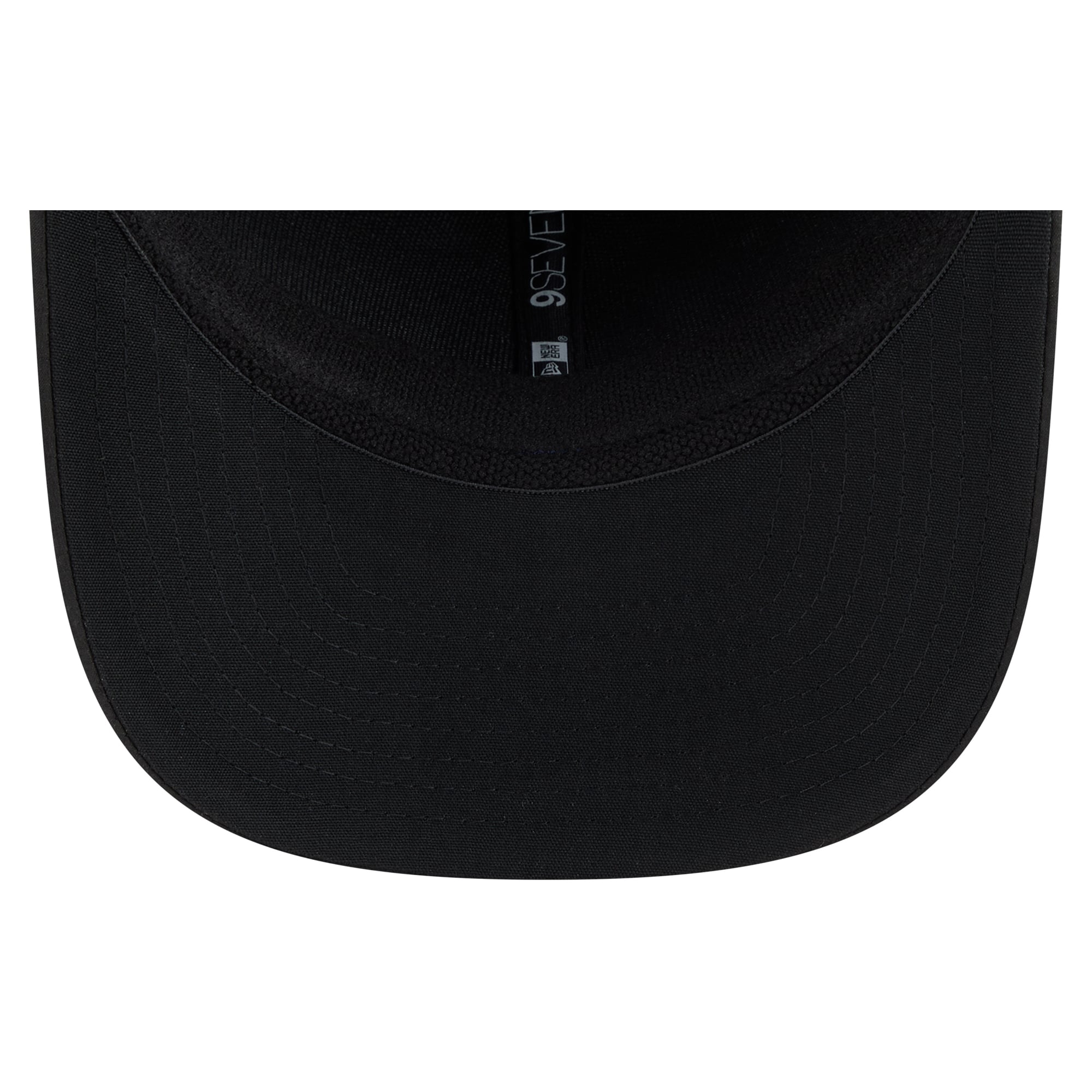 Casquette ajustable New Era noire Pittsburgh Steelers 2026 Salute To Service 9SEVENTY pour homme