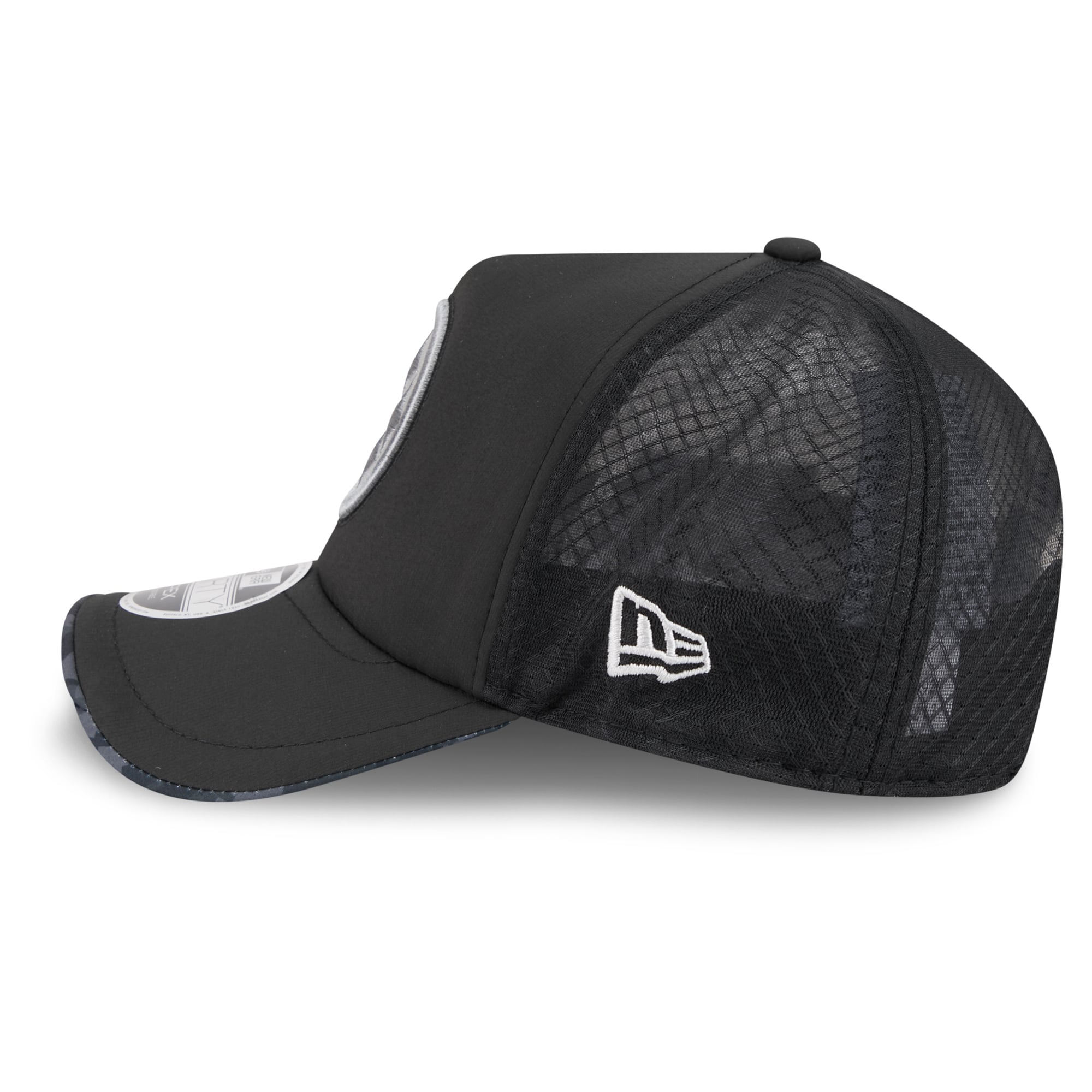 Casquette trucker ajustable New Era Apex 9FORTY noire Pittsburgh Steelers 2026 Salute To Service pour homme