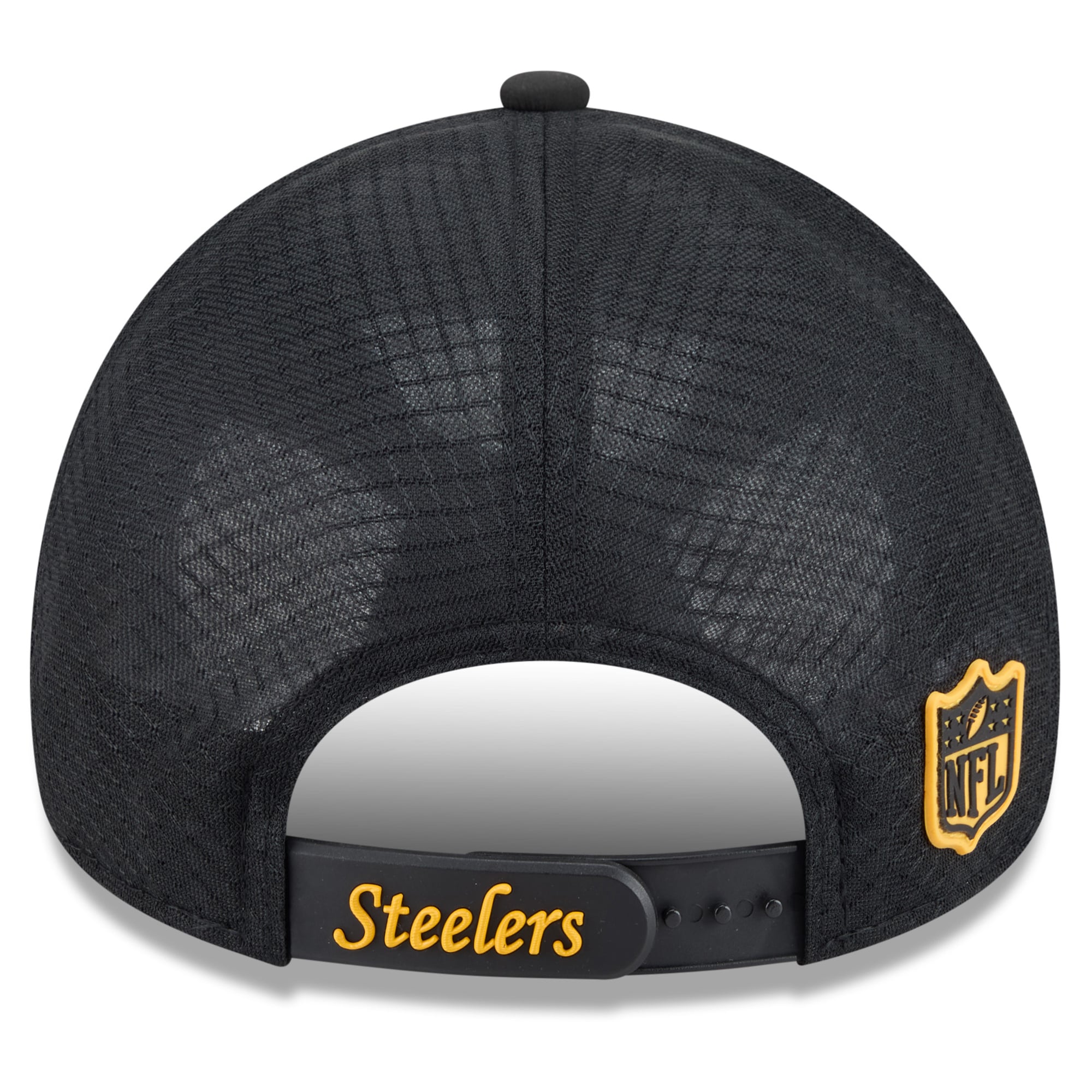 Men's New Era Black Pittsburgh Steelers 2026 Sideline Throwback Apex 9FORTY Adjustable Trucker Hat