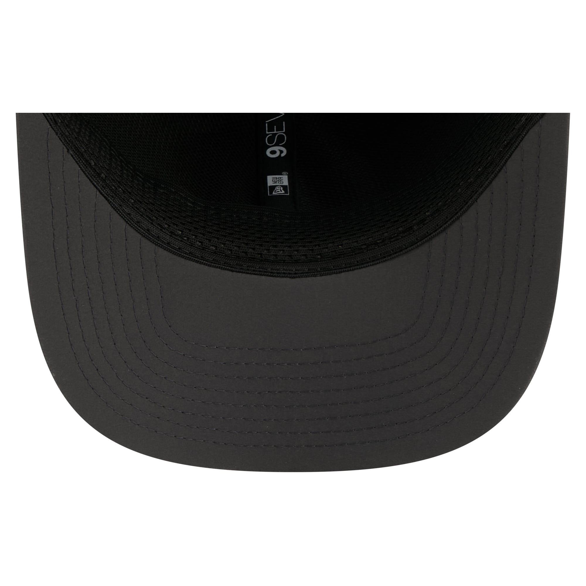 Casquette ajustable New Era anthracite Pittsburgh Steelers 2026 Sideline pour temps froid 9SEVENTY