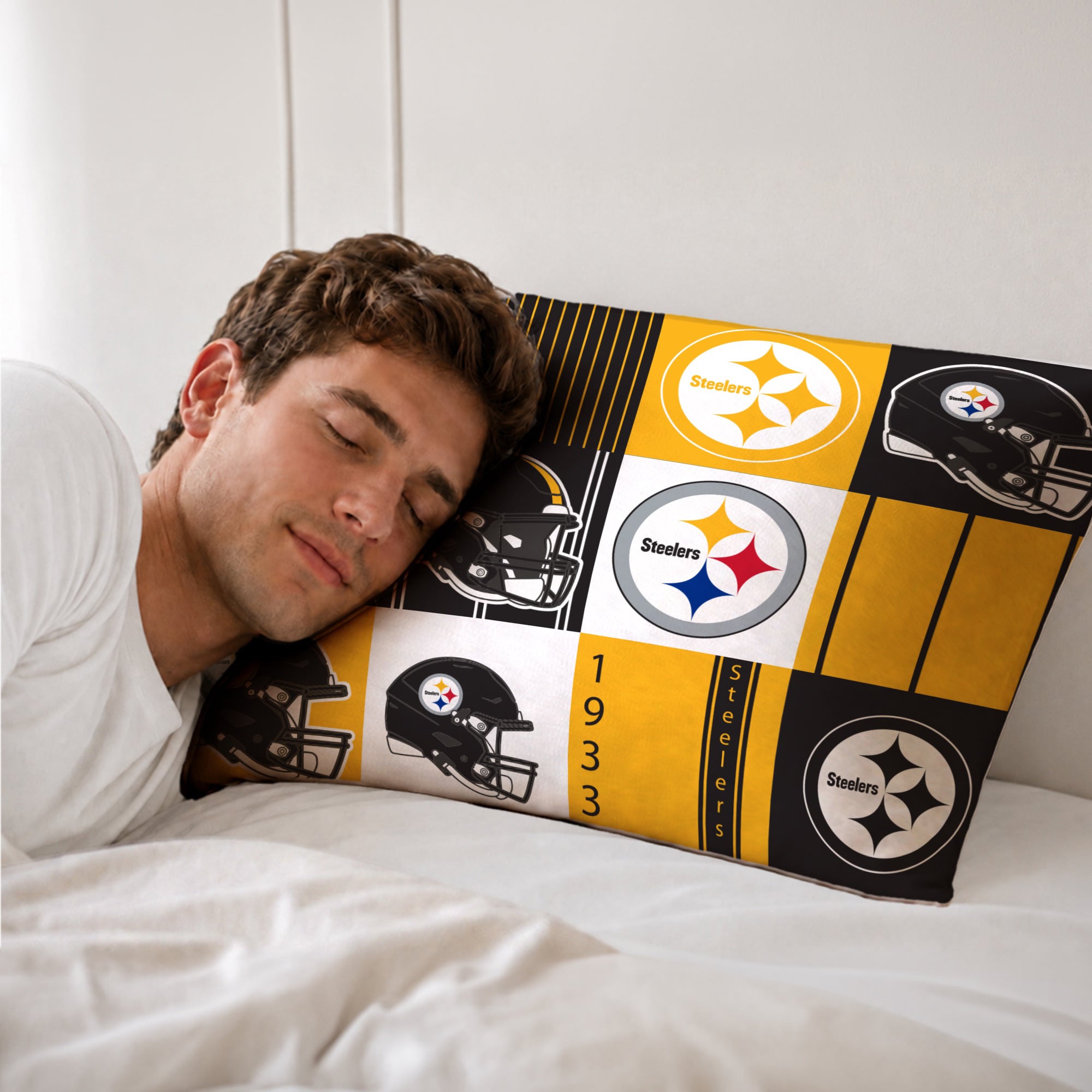 Pegasus Pittsburgh Steelers Patchwork Plaid Three-Piece Full/Queen Bed in a Bag Set