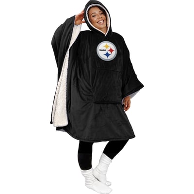 Pittsburgh Steelers Pegasus Team 50" x 70" Bloncho Sherpa Fan Cape