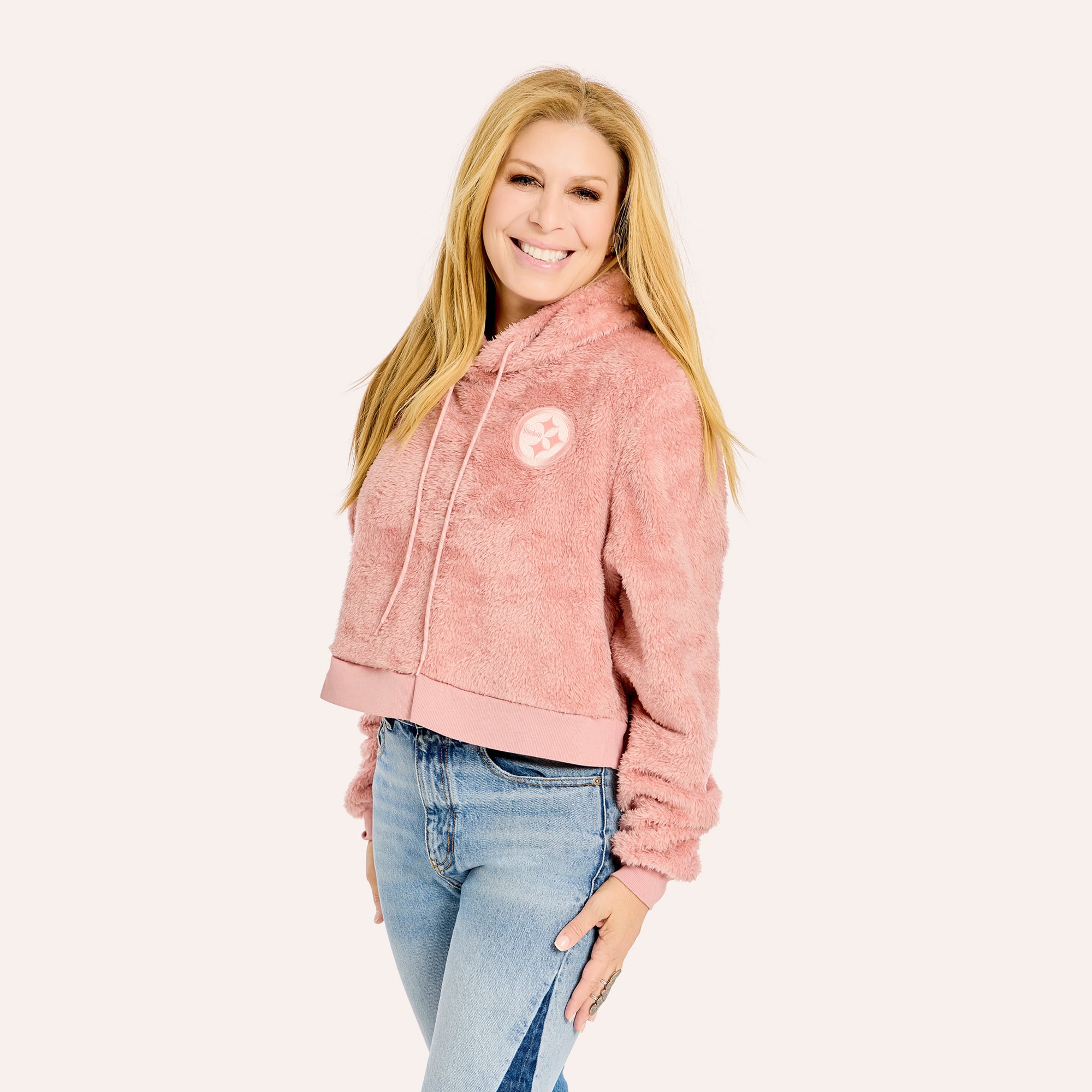 Sweat à capuche court en sherpa ton sur rose Pittsburgh Steelers pour femme de Jill Martin