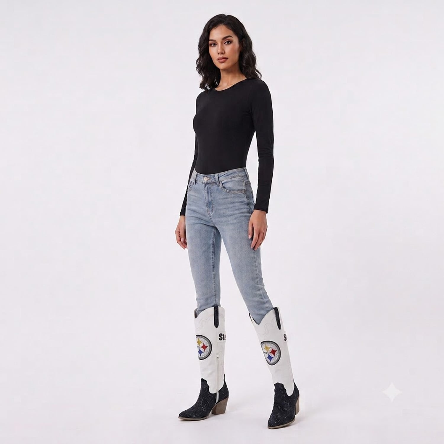 Bottes de cowboy blanches à cristaux FABGATING by Cuce pour femmes, aux couleurs des Steelers Pittsburgh.