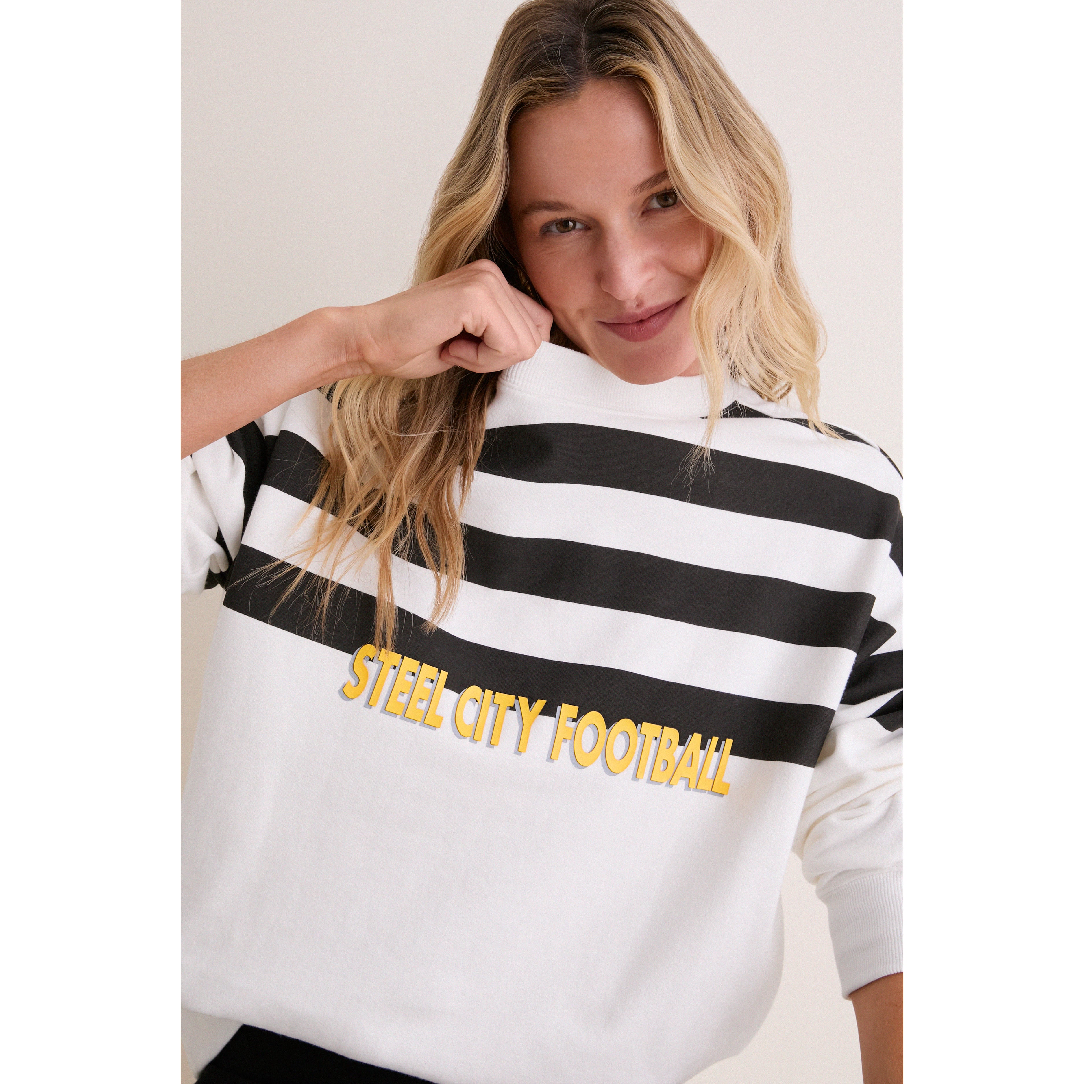 Sweat-shirt rayé blanc et noir Pittsburgh Steelers pour femme Tuckernuck