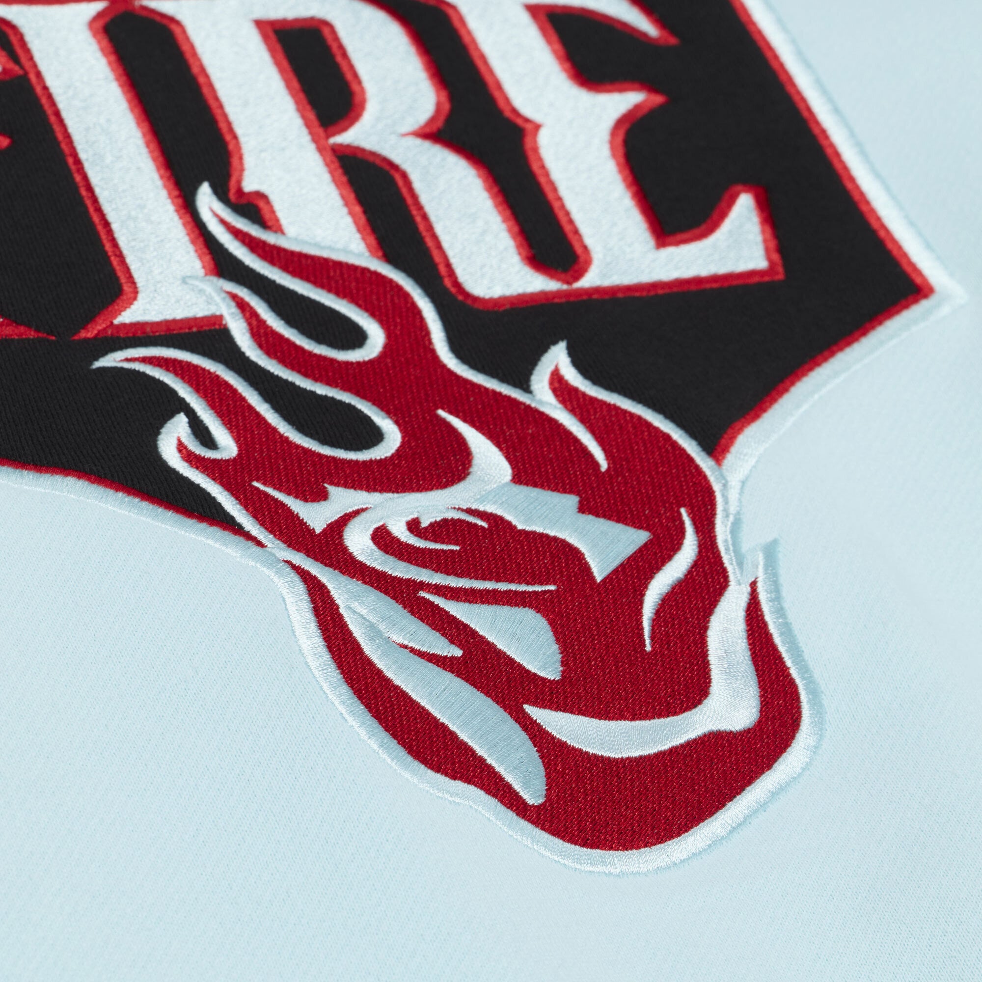 Sweat-shirt à col rond en polaire légère Mitchell & Ness bleu poudré Portland Fire pour femme