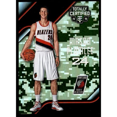 2015-16 Totally Certified Mirror Camo #53 Mason Plumlee
