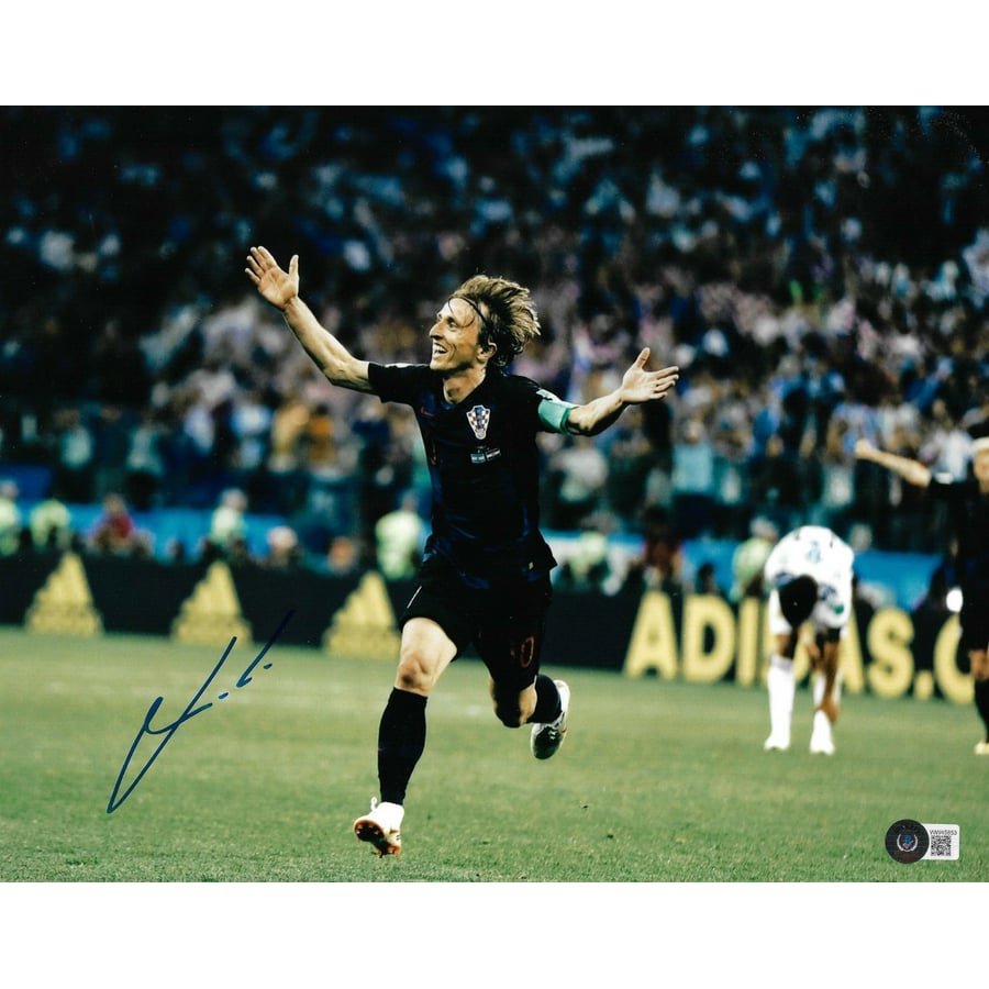 Croatian Luka Modric Wallpaper Luka Modrić Takes Over No. 10 Jersey