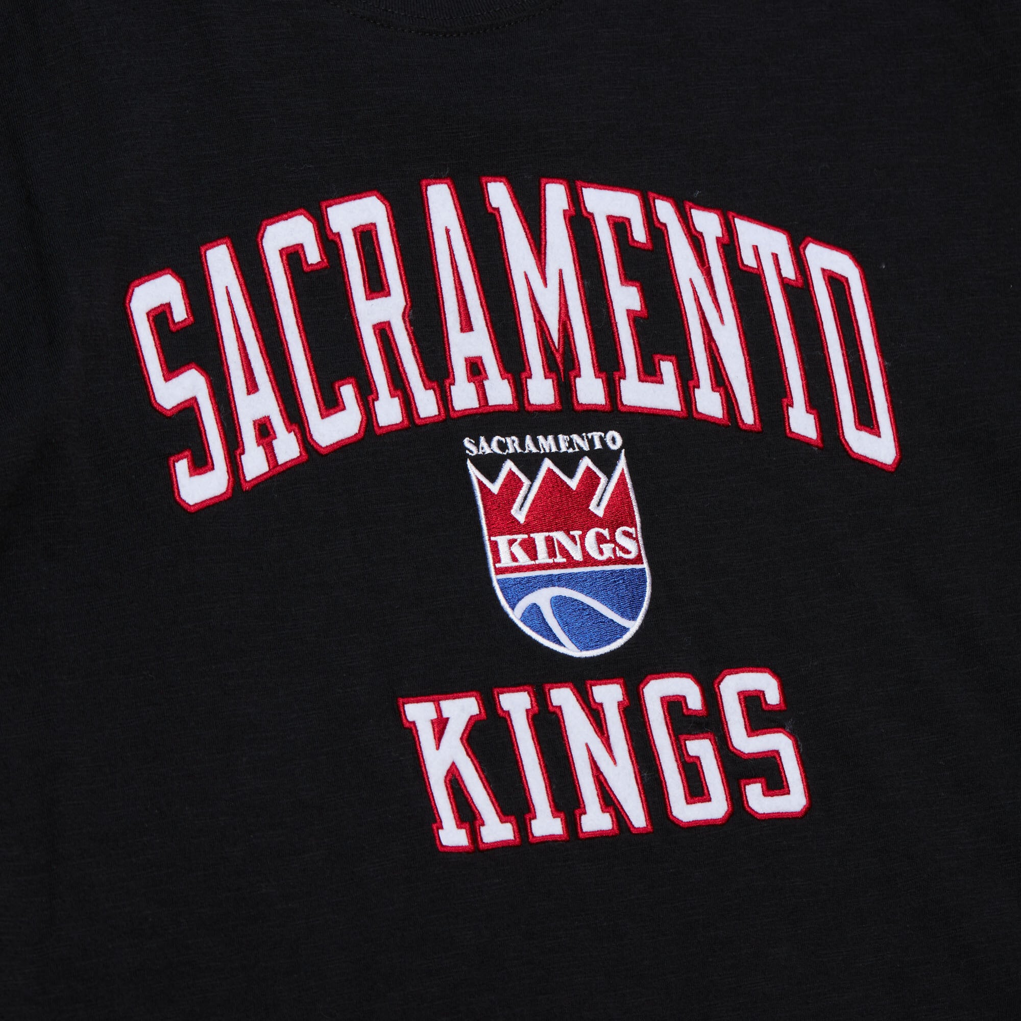 T-shirt Mitchell & Ness noir Sacramento Kings Hardwood Classics Legendary Slub pour homme