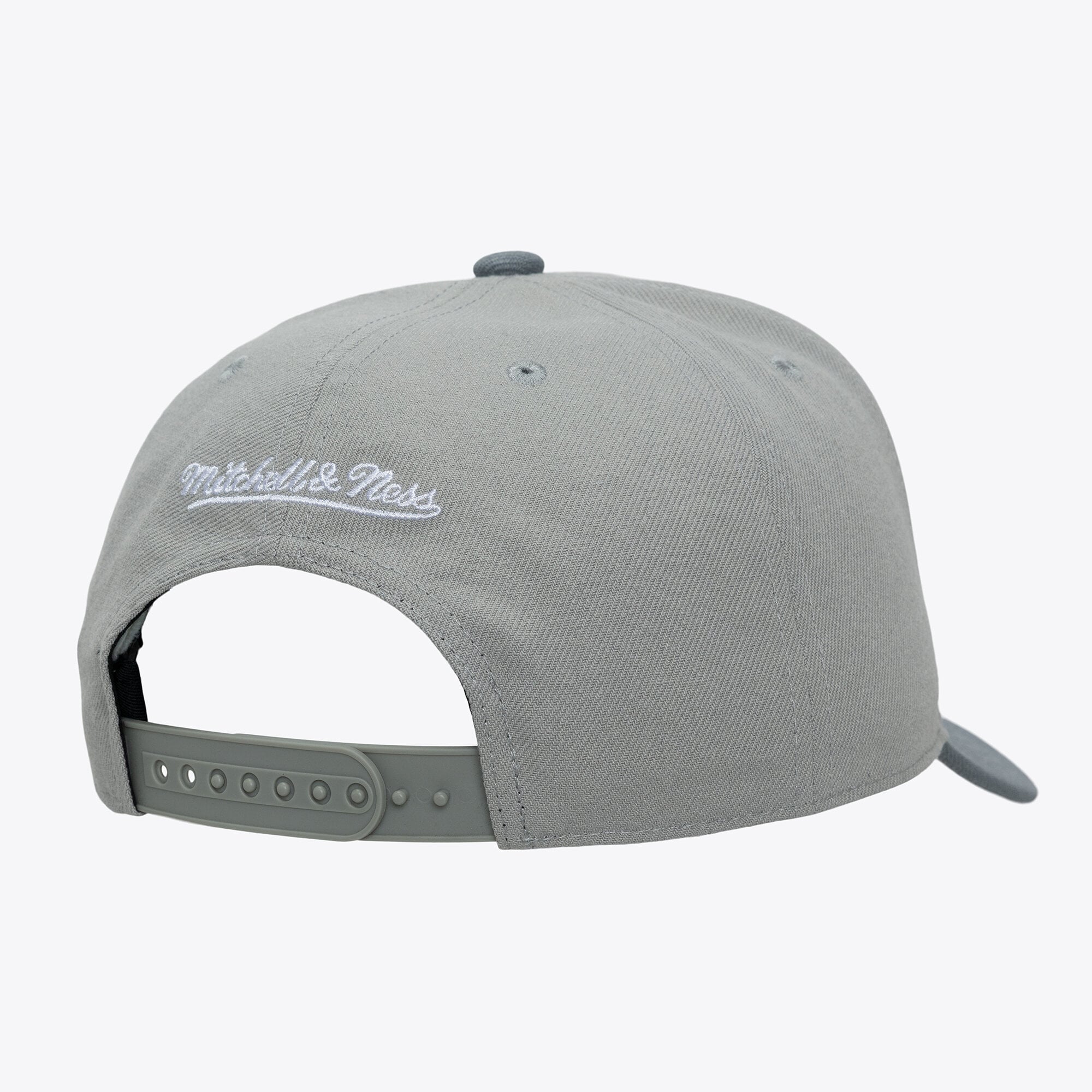 Men's Mitchell & Ness Gray Sacramento Kings Thunderstorm Head Coach Pro Crown Snapback Hat