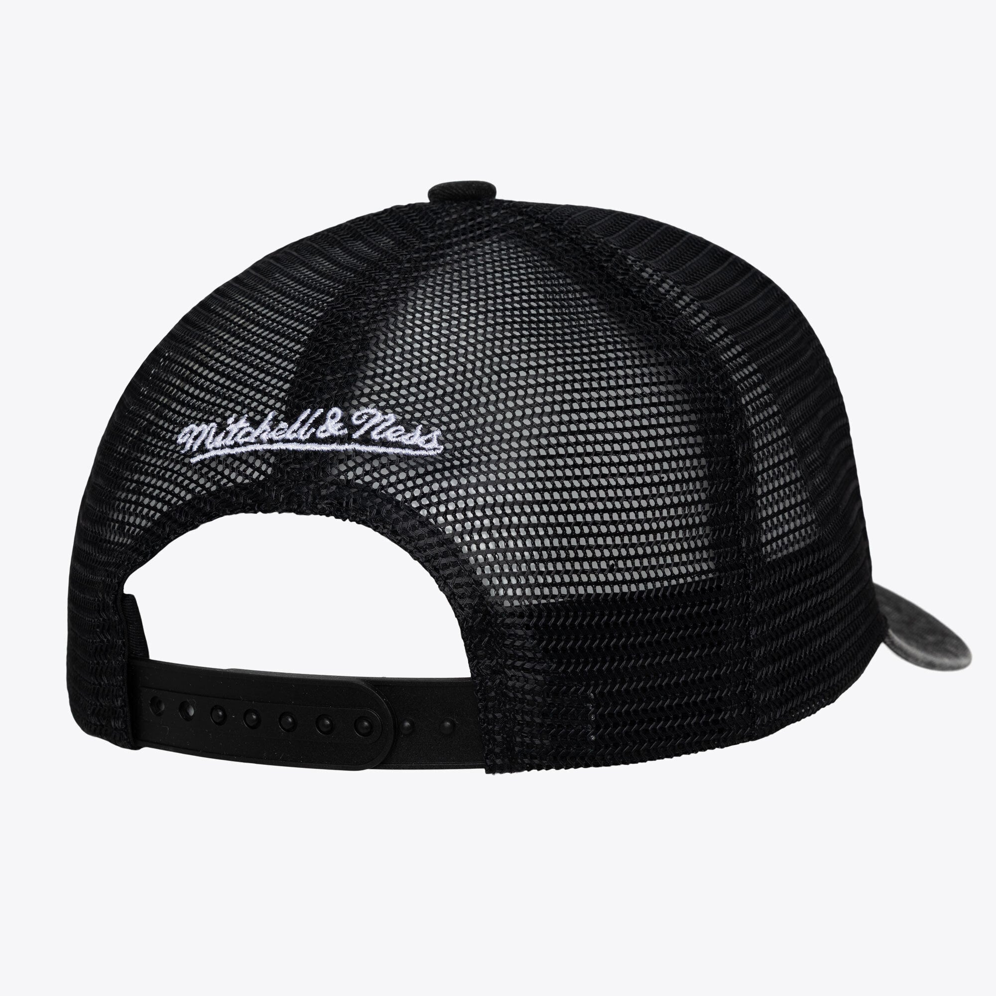 Men's Mitchell & Ness  Black San Antonio Spurs Gameday Snow Wash Adjustable Trucker Hat