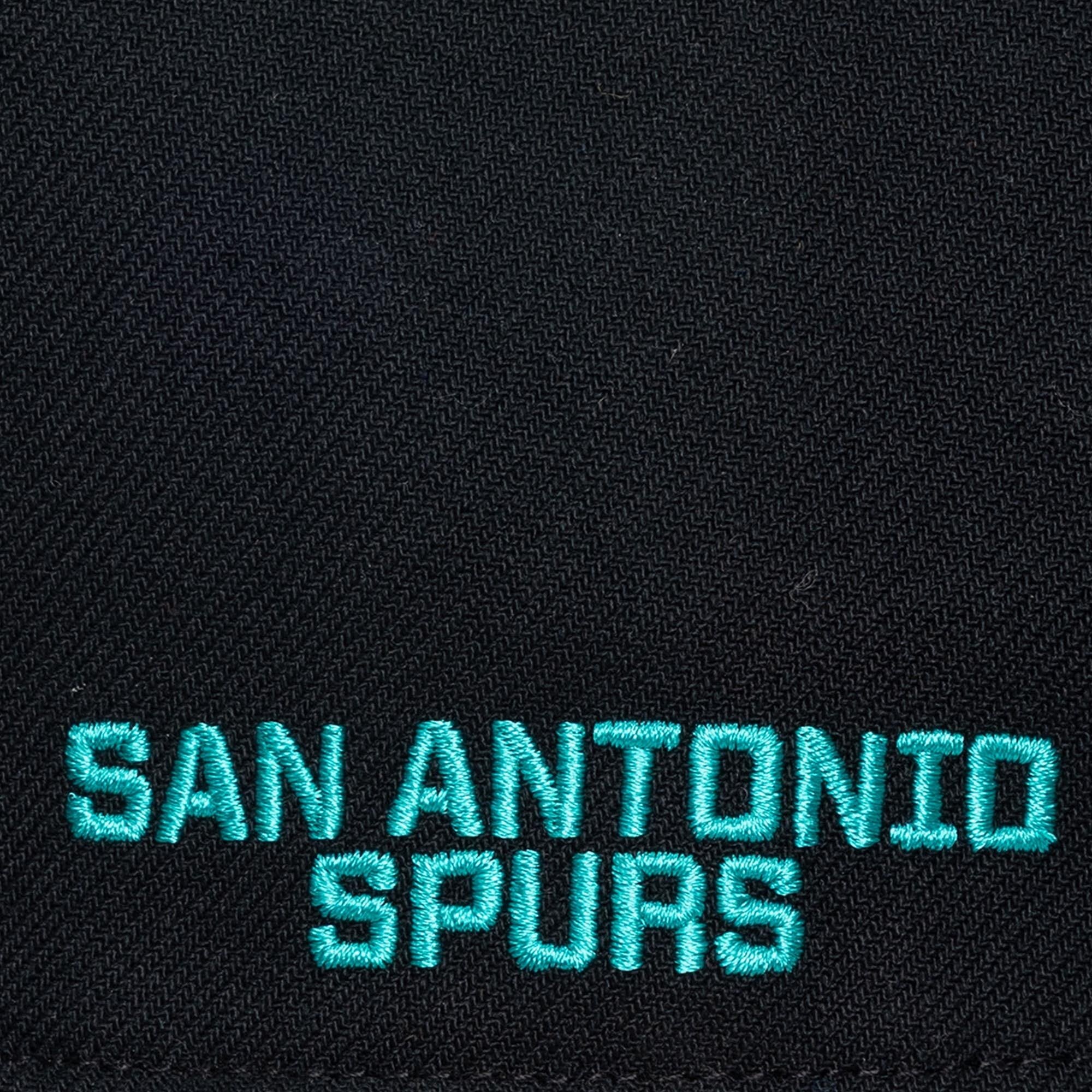 Casquette Mitchell & Ness noire San Antonio Spurs Legendary Home Pro Pinch Snapback pour homme