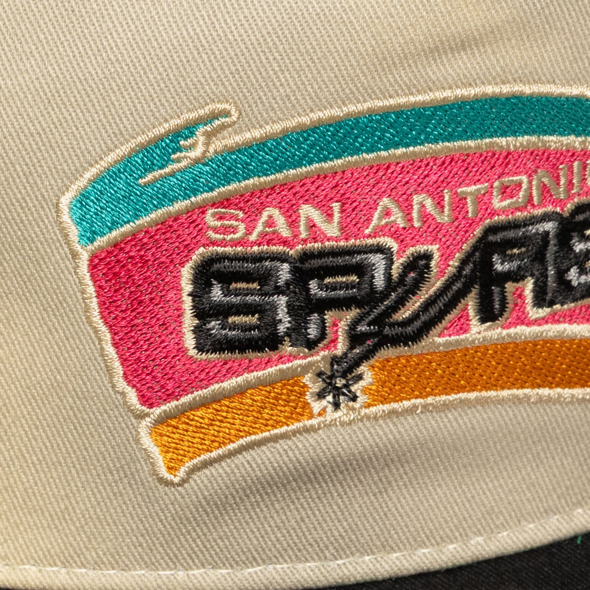 Casquette snapback Mitchell & Ness crème San Antonio Spurs Hardwood Classics Retro Roots pour homme