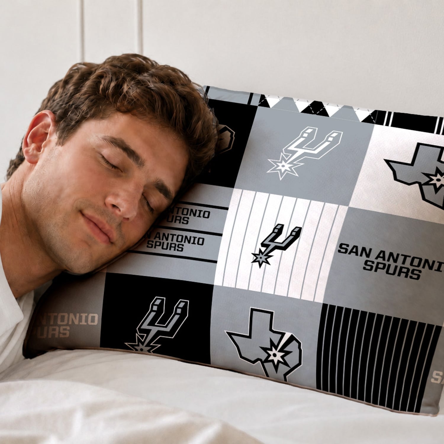 Pegasus San Antonio Spurs Patchwork Plaid Two-Piece Twin/Twin XL Bed in a Bag Set