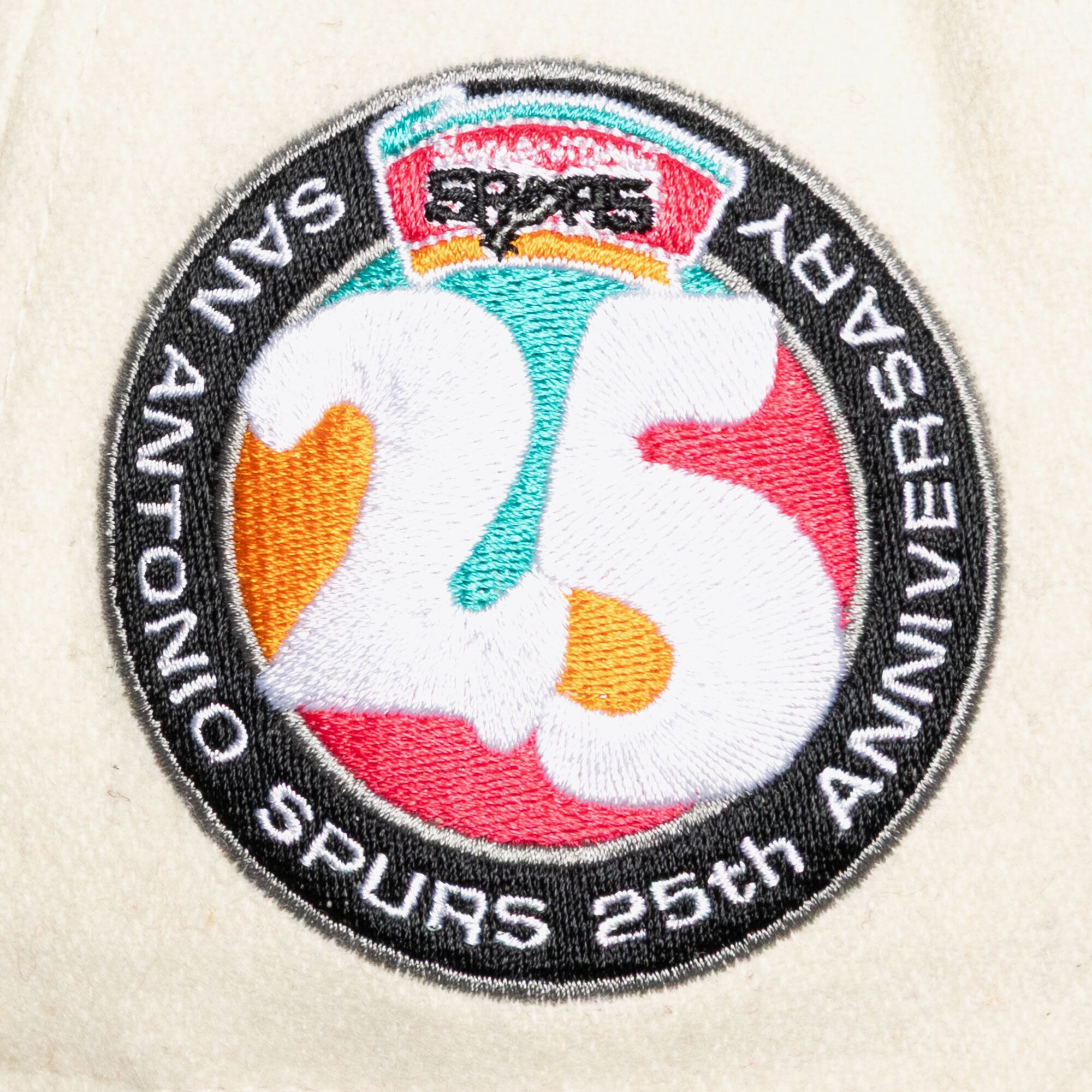 Casquette unisexe Mitchell & Ness crème San Antonio Spurs Team Pro ajustable