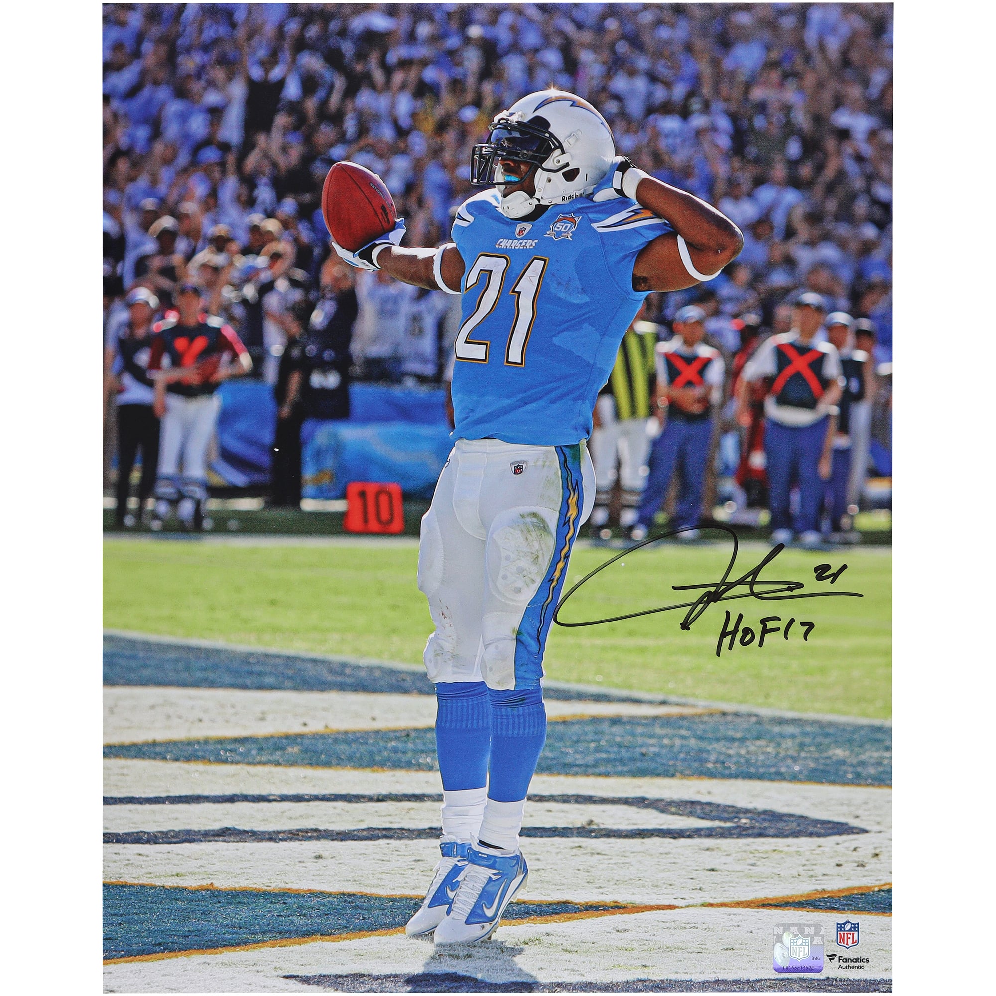 Photo dédicacée de LaDainian Tomlinson (San Diego Chargers) célébrant un touchdown (40,6 x 50,8 cm) avec inscription « HOF 17 ».