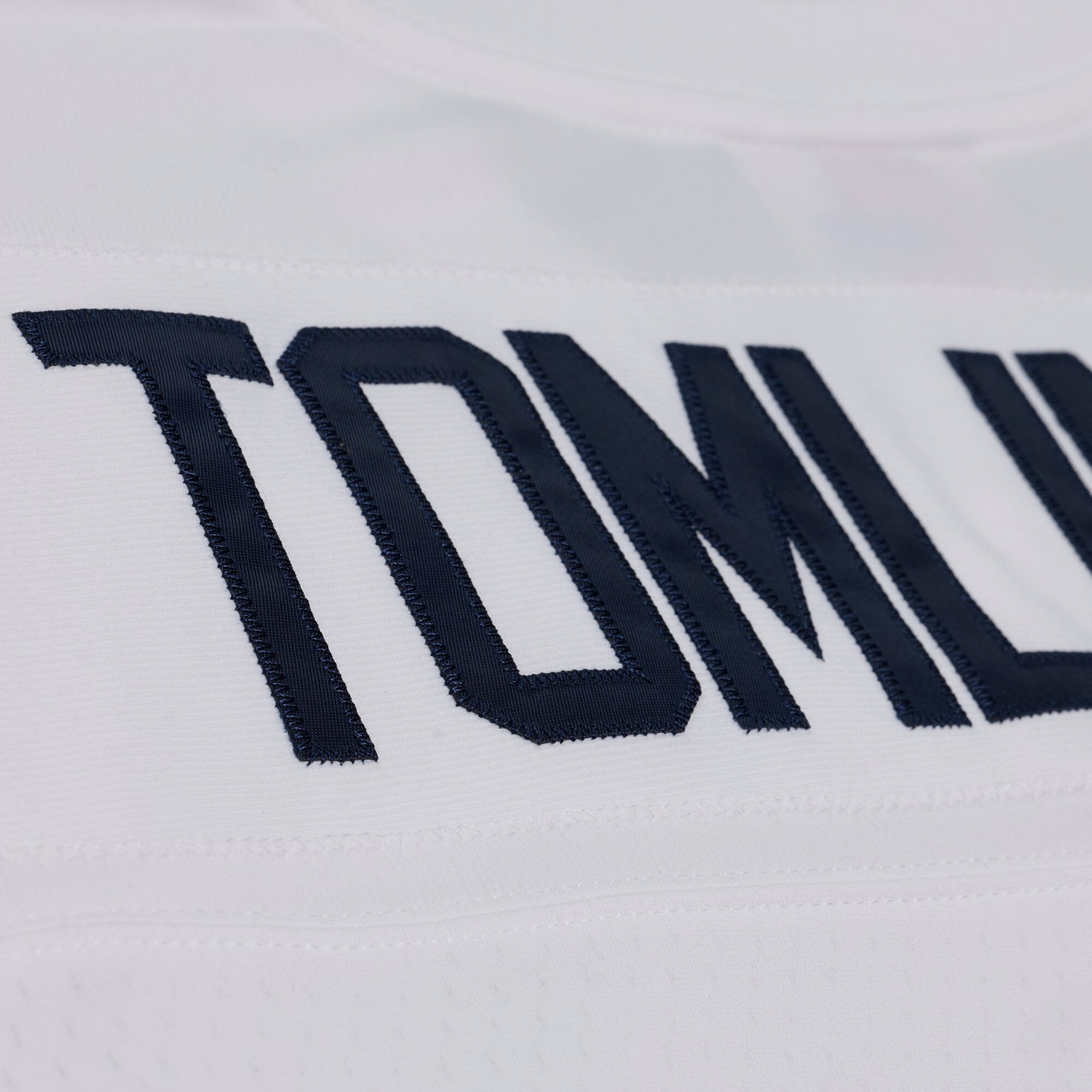 Maillot réplique Mitchell & Ness LaDainian Tomlinson blanc des Chargers de San Diego (édition 2001 Legacy) pour homme